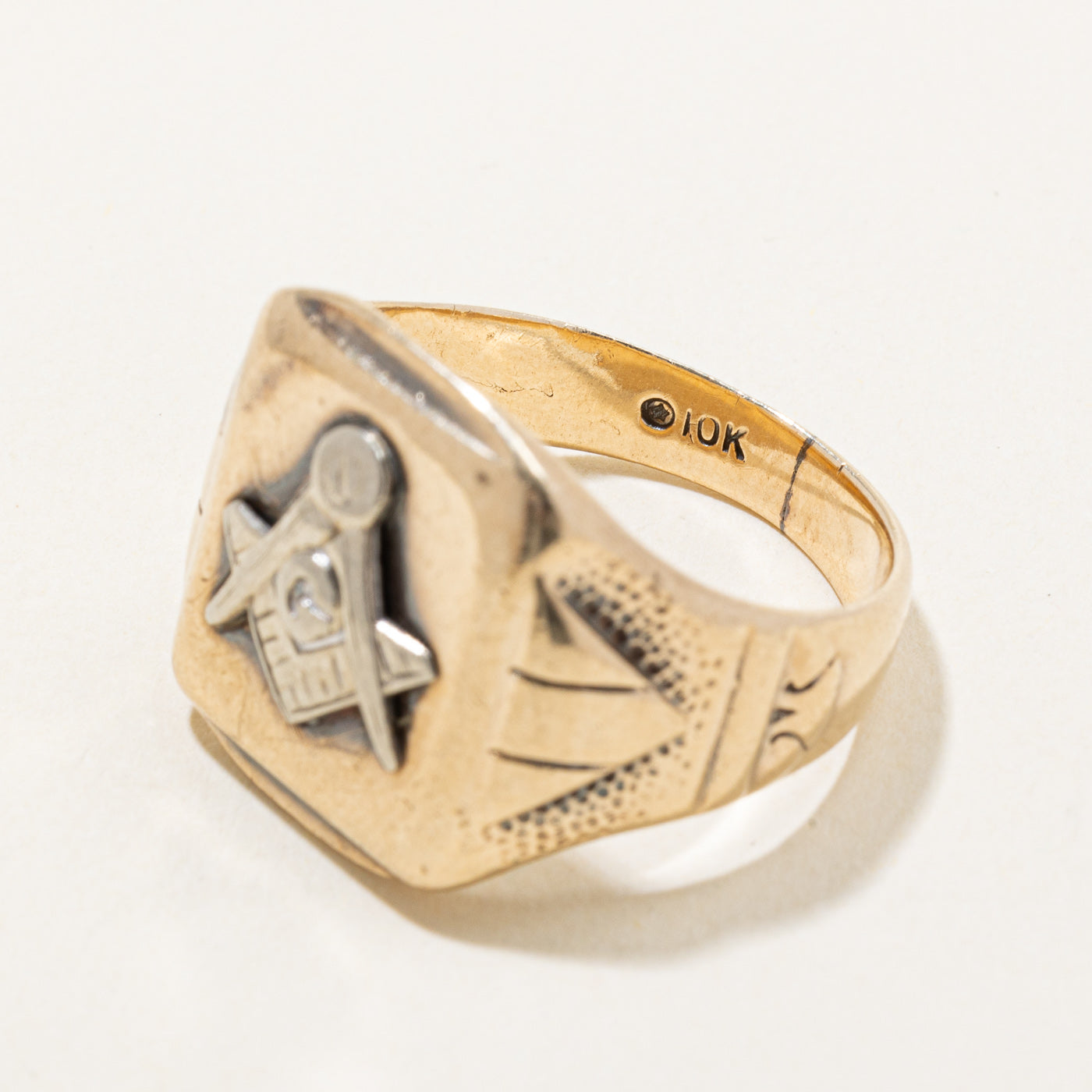 10K Two Tone Gold Freemasons Ring for Men - Size 8.25 - Masonic Lodge Jewelry Gift - Perfect for Brotherhood Ceremonies & Special Occasions