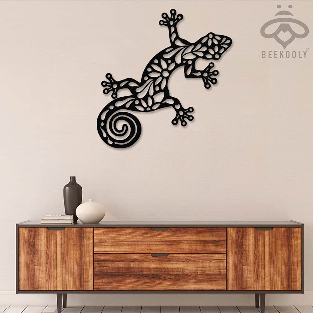 Bee Gecko Metal Wall Art with LED Lights - Personalized Lizard Lover Gift, Custom Name Home Decor, Outdoor Hanging Sign for Garden & Patio (14x14 Inches, Without Lights) - Perfect for Reptile Enthusiasts & Unique Housewarming Gifts