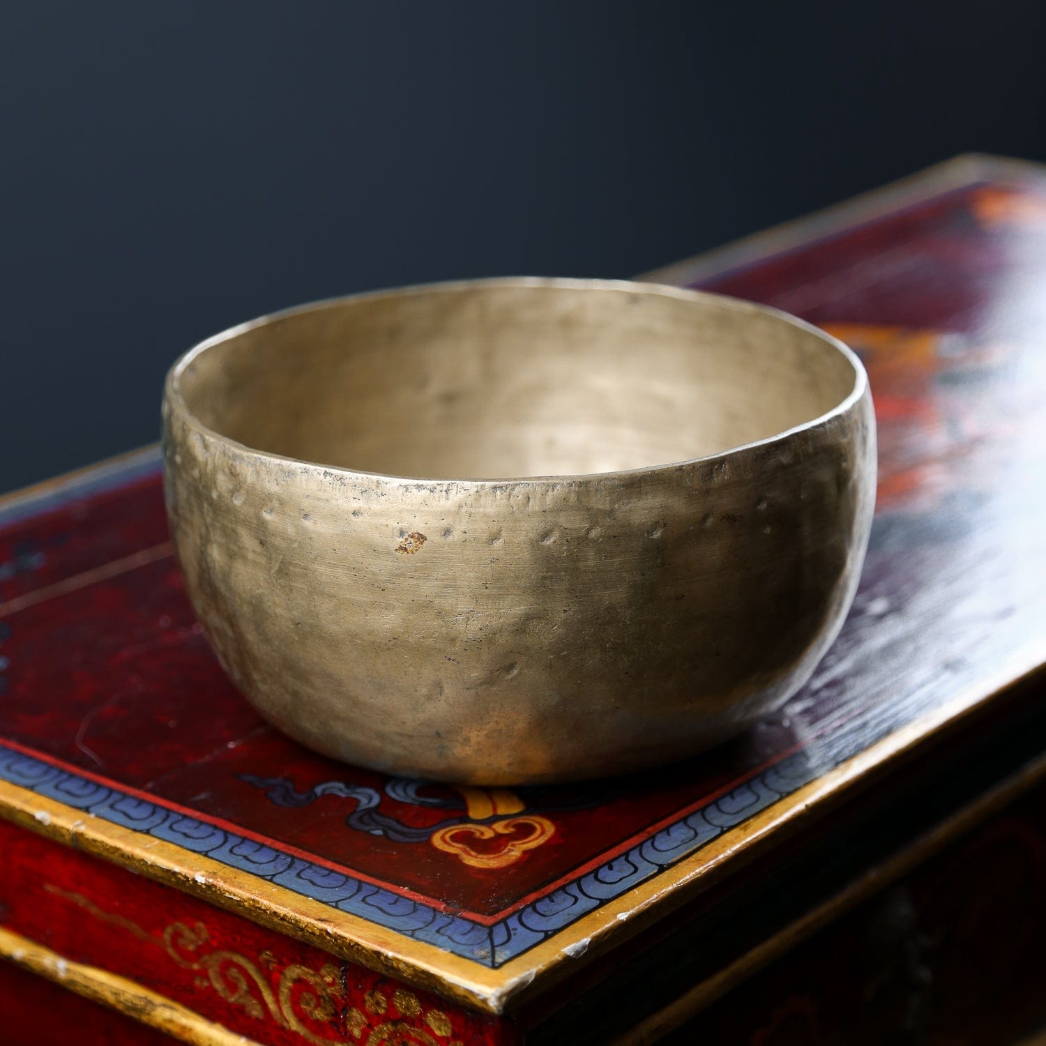 Healing Heart Chakra Singing Bowl - Antique Tibetan Meditation Bowl for Stress Relief & Chakra Balancing - Perfect for Yoga, Meditation & Spiritual Healing