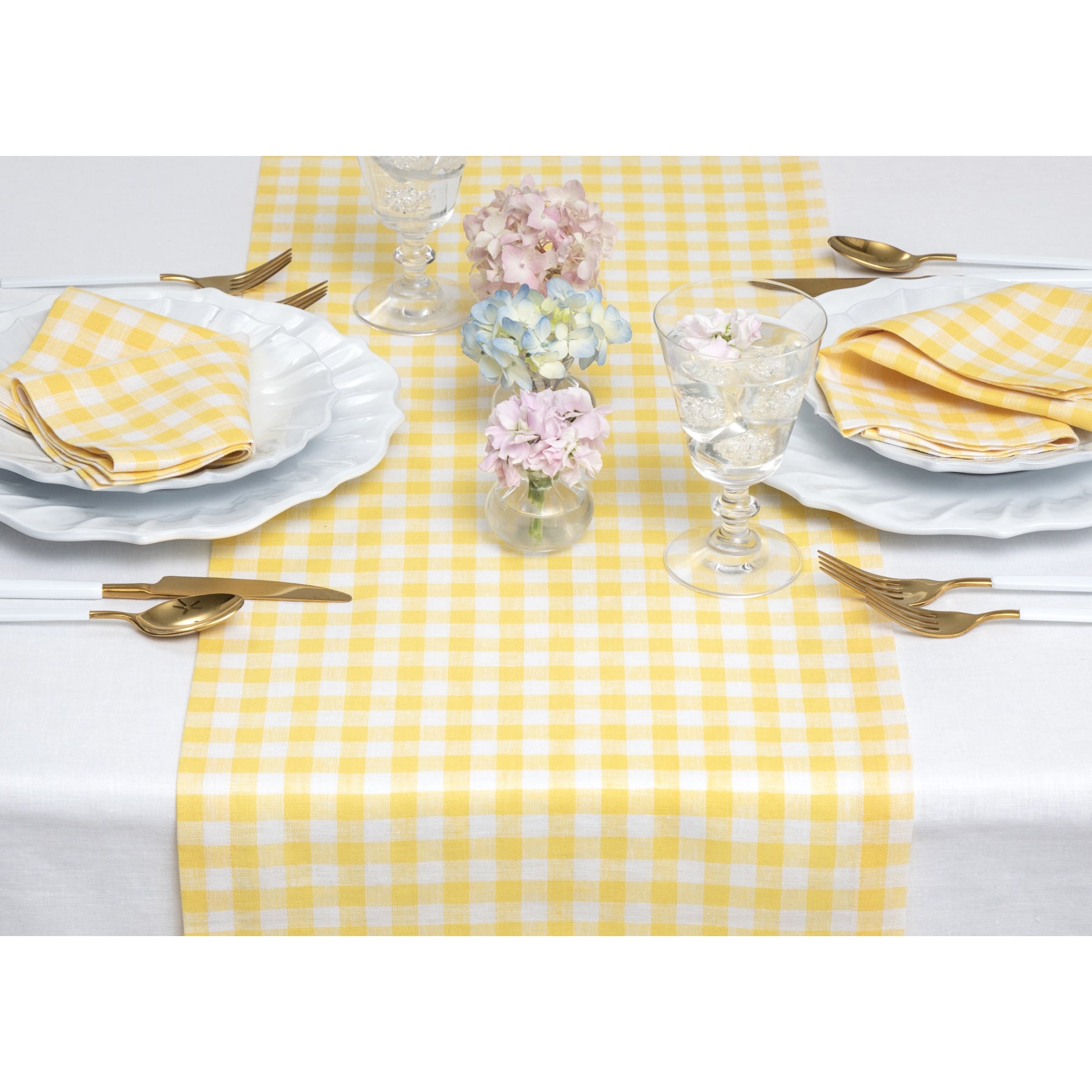 Stylish Gingham Table Runner for Dining Room Decor - Perfect for Farmhouse, Rustic, and Country Style Tables