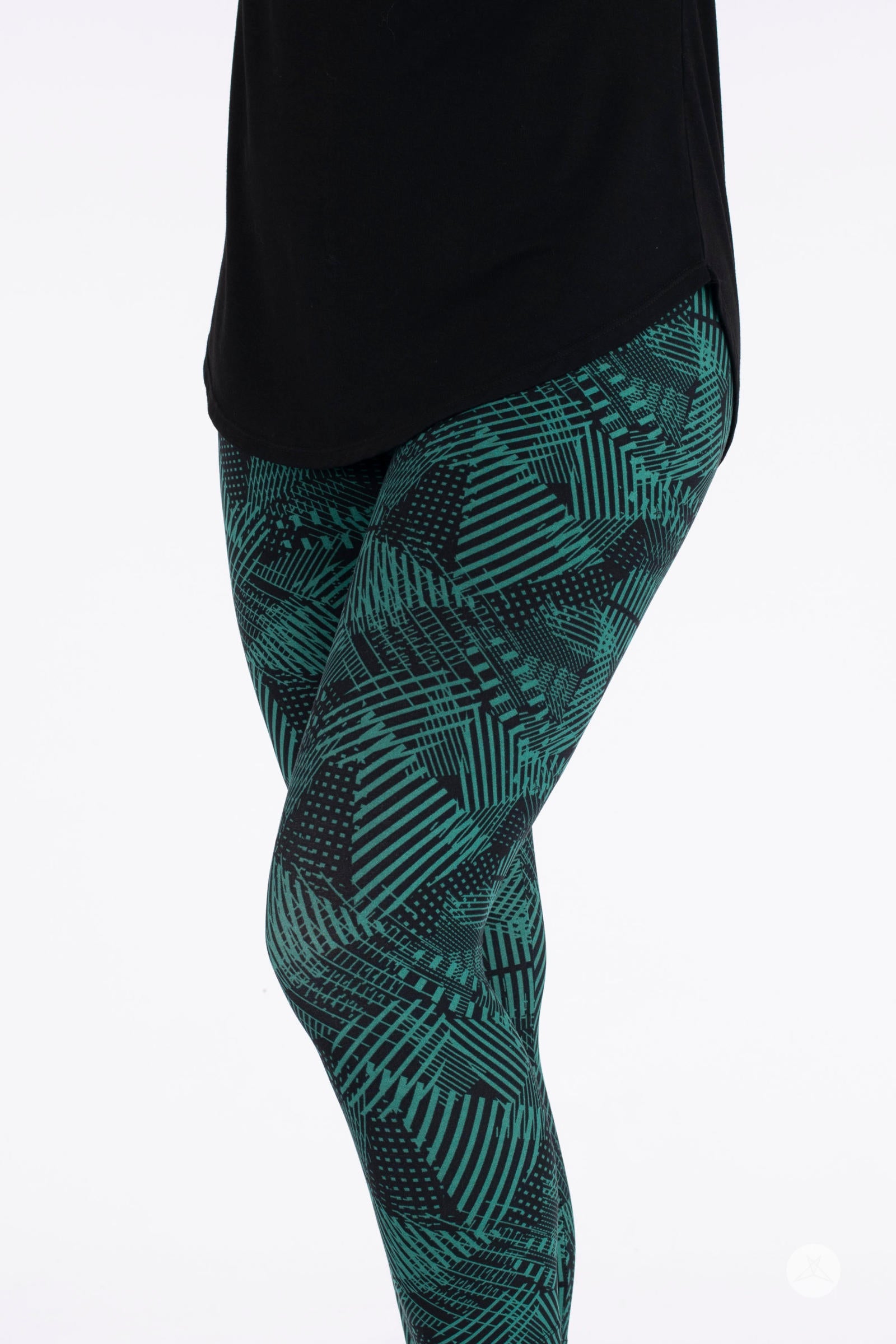 Geometric Glam Cropped Pants for Women - Trendy High Waist Yoga Pants with Unique Print - Perfect for Workout, Yoga & Casual Wear