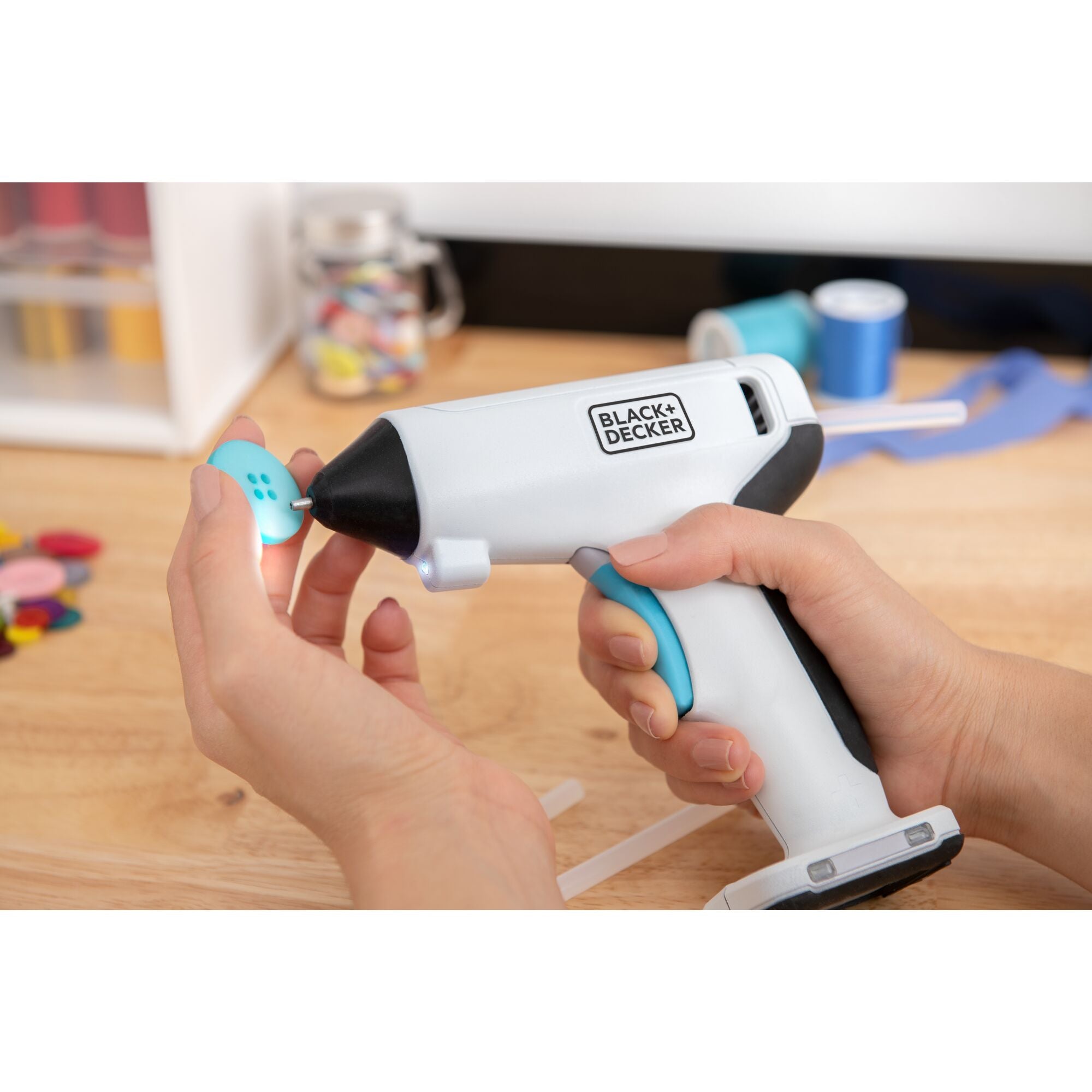 4V MAX Cordless Glue Gun - USB Rechargeable Hot Glue Gun for DIY Crafts, Home Repairs & Arts Projects - Perfect for Scrapbooking, Woodworking & Holiday Decorations