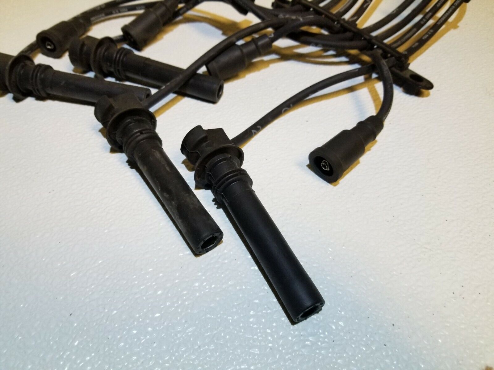 05 06 07 Dodge Magnum RT 5.7L V8 HEMI Ignition Spark Plug Wire Set - 8pc OEM Replacement - Perfect for Engine Tune-Up & Performance Upgrade