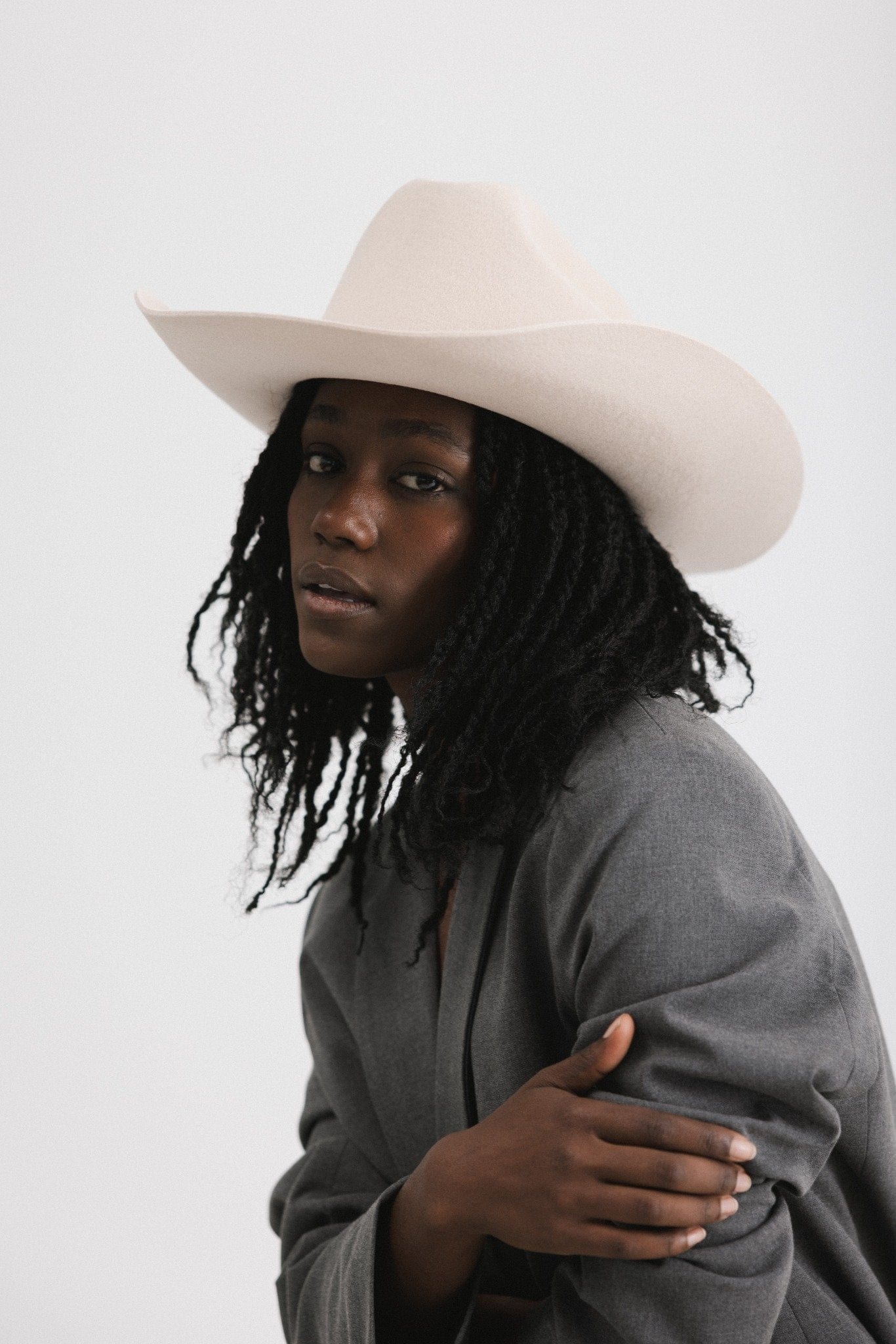 Teddy Cattleman Cowboy Hat for Men & Women - Western Style Felt Cowboy Hat with Adjustable Chin Strap - Perfect for Rodeo, Country Music Festivals & Outdoor Adventures