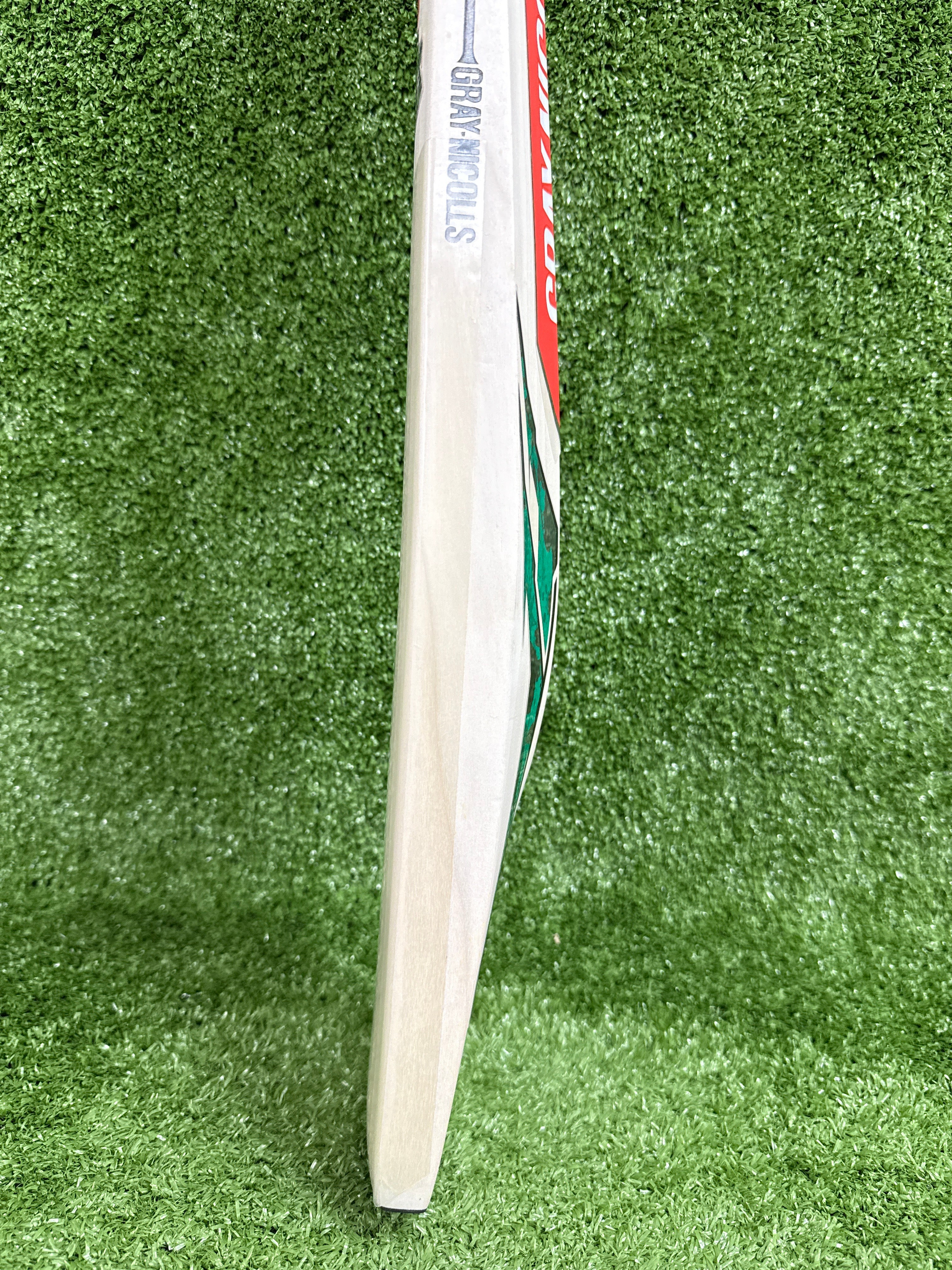Gray Nicolls Ventus 1.0 5 Star Harrow English Willow Cricket Bat - Premium Cricket Equipment for Professional & Club Players - Perfect for Matches, Training & Competitive Play