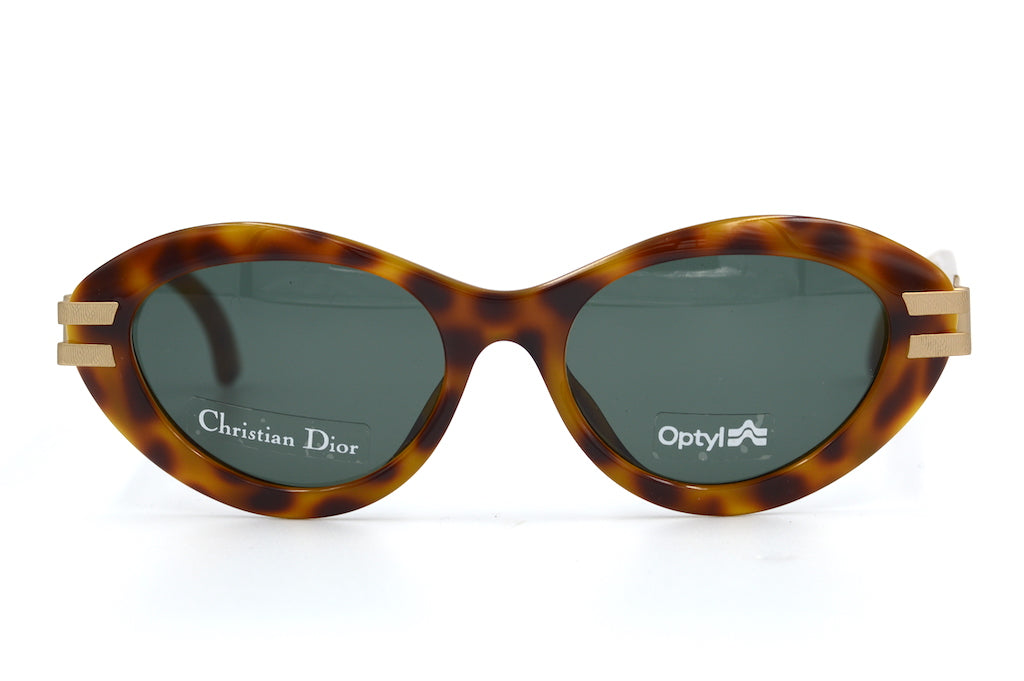 Christian Dior 2905 11 Sunglasses - Luxury Designer Shades for Women & Men | UV Protection, Fashion Accessory for Summer, Beach & Outdoor Activities