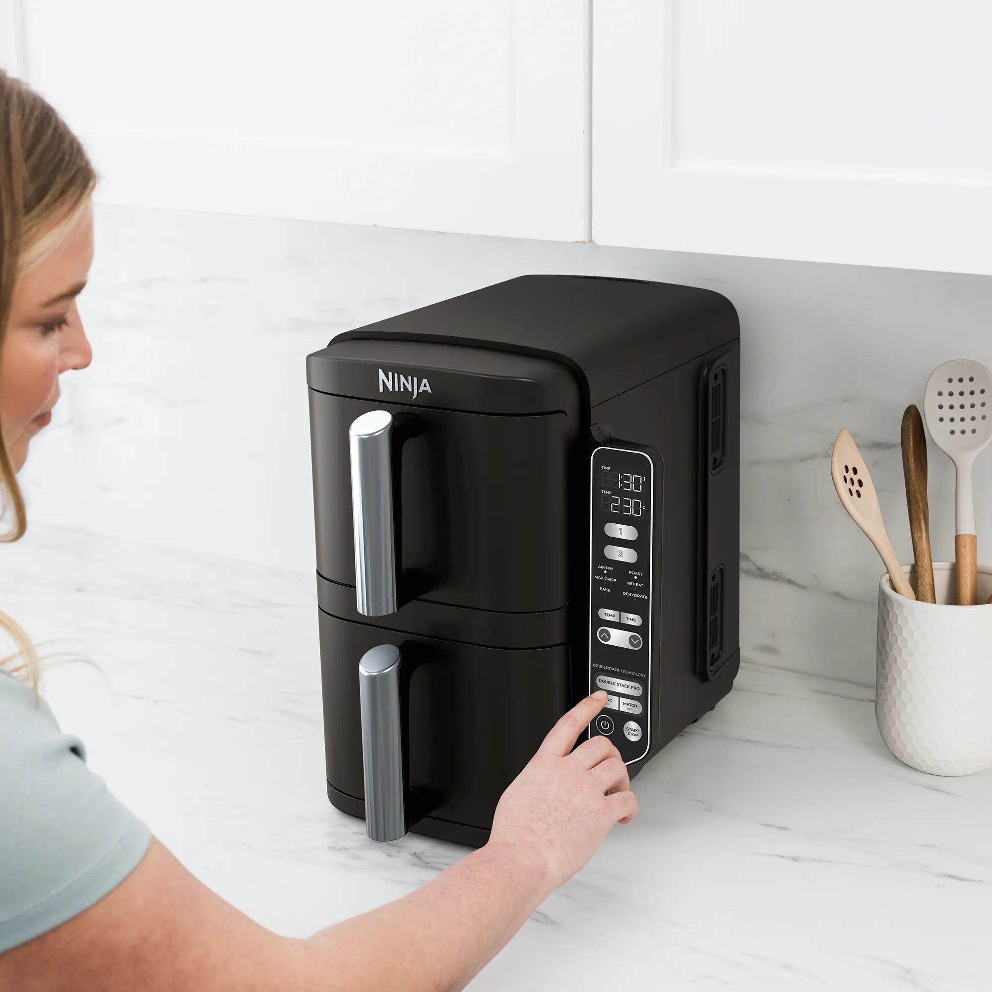 Ninja DoubleStack XXL 7.6L 2 Drawer Air Fryer - Large Capacity Air Fryer Oven for Healthy Cooking - Perfect for Family Meals, Parties & Quick Snacks