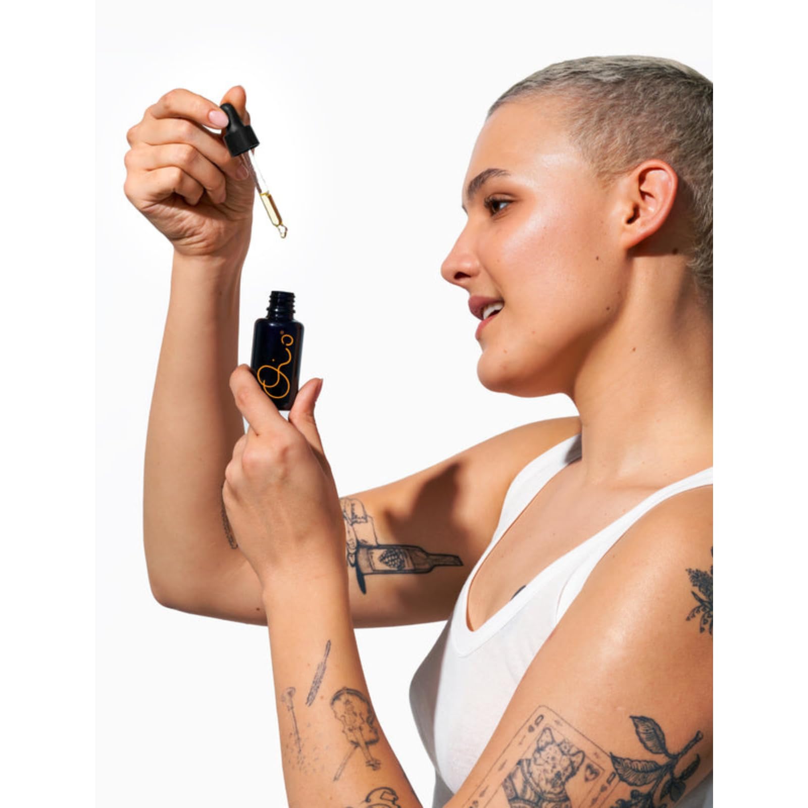 OIO Brightening Vitamin C Facial Oil – 15% Vitamin C, Organic Cold-Pressed Oils, Milk Thistle, Rosehip & Cranberry Seed | Hydrating, Fragrance-Free, 30ml | For Glowing Skin & Anti-Aging Care