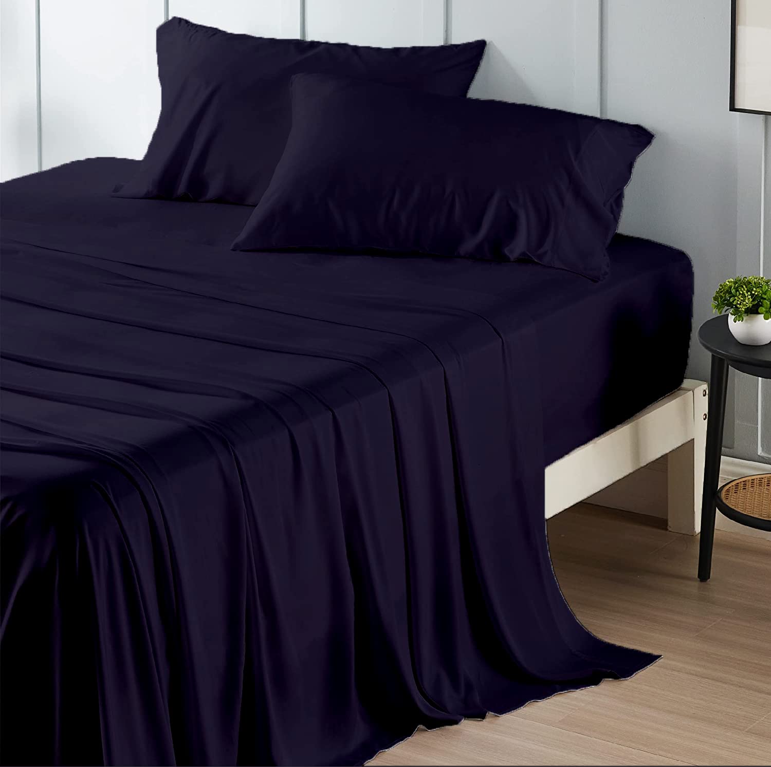 Luxury Queen Size Sheet Set - 4 Piece Soft & Breathable Egyptian Cotton Bed Sheets - Deep Pocket Fitted (16-18 Inch), Flat Sheet & Pillowcases - Navy Blue - Perfect for Hotels, Home & Guest Rooms