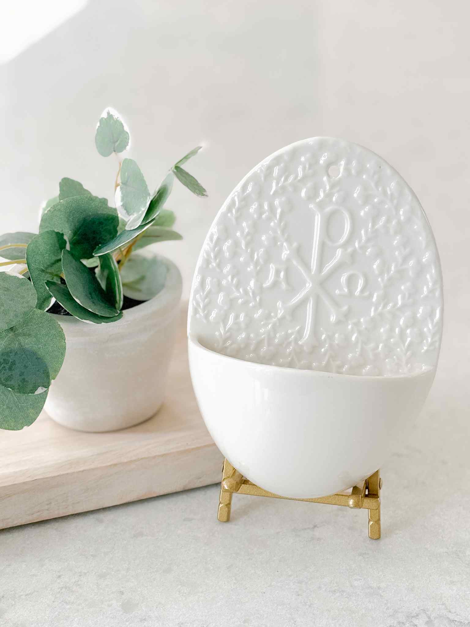 Holy Water Font for Home - Religious Wall Decor & Baptismal Font - Perfect for Prayer Rooms, Church Altars & Spiritual Spaces