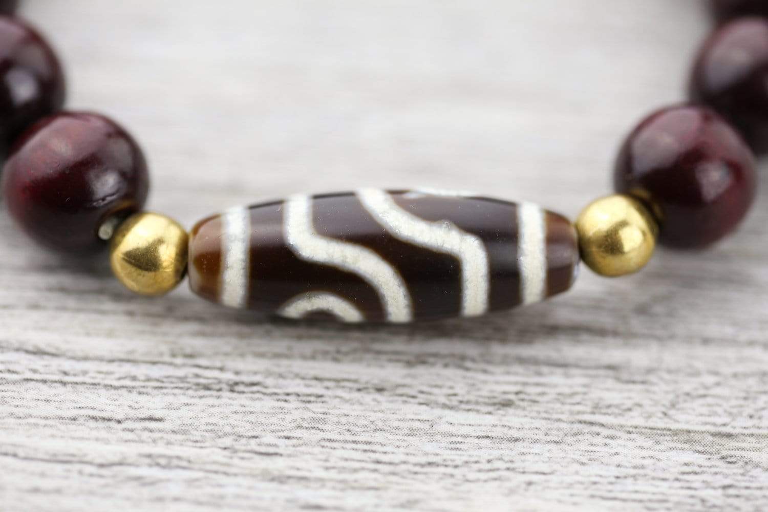 Authentic Tibetan Dzi Bead Bracelet with Two-Eye Design for Protection & Good Luck – Perfect for Meditation, Yoga & Spiritual Healing