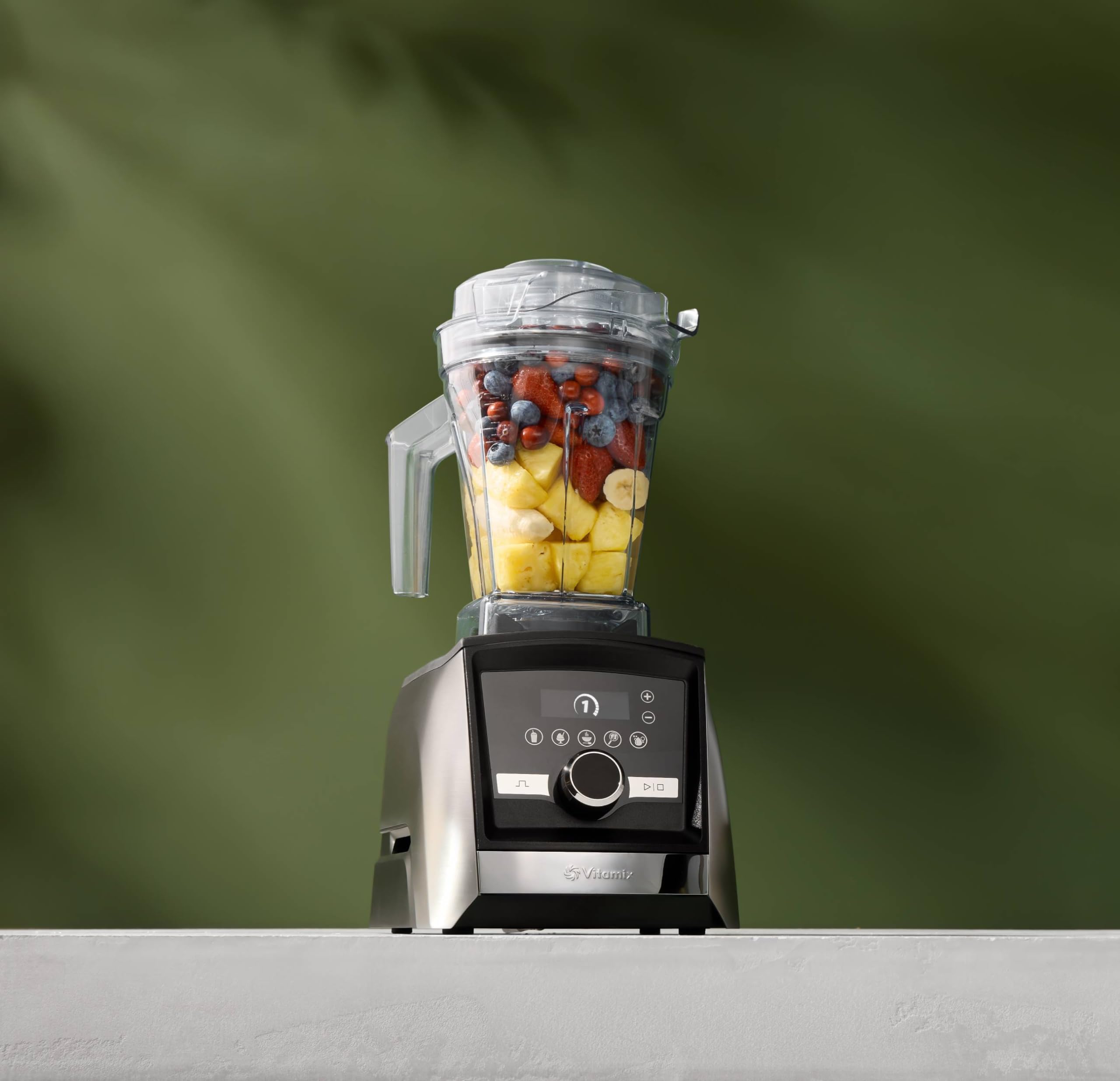 Vitamix A3500 Ascent Series Smart Blender - Professional-Grade 48 oz. Container with Brushed Stainless Finish - Perfect for Smoothies, Soups, Nut Butters & Home Kitchen Use