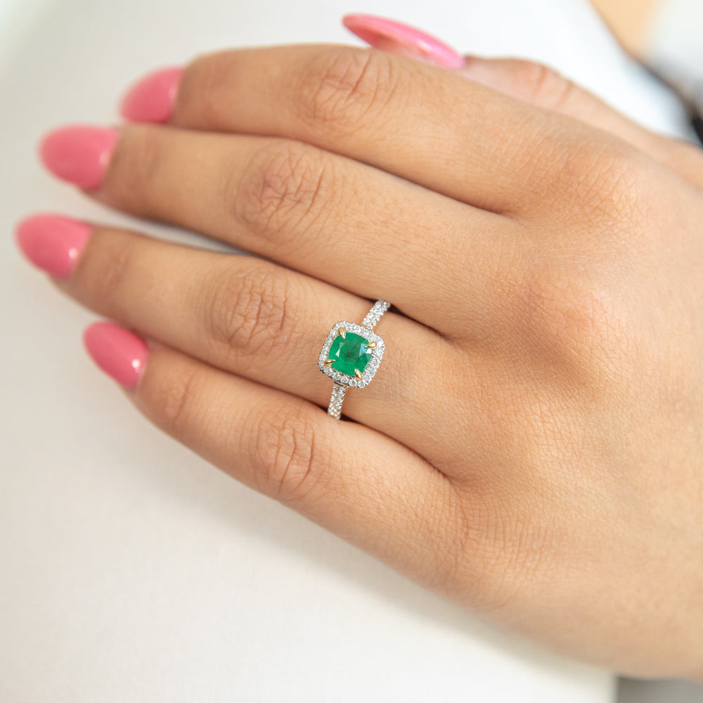 18K Yellow Gold Natural Emerald and Diamond Ring for Women - Elegant Jewelry Gift for Engagement, Wedding & Special Occasions