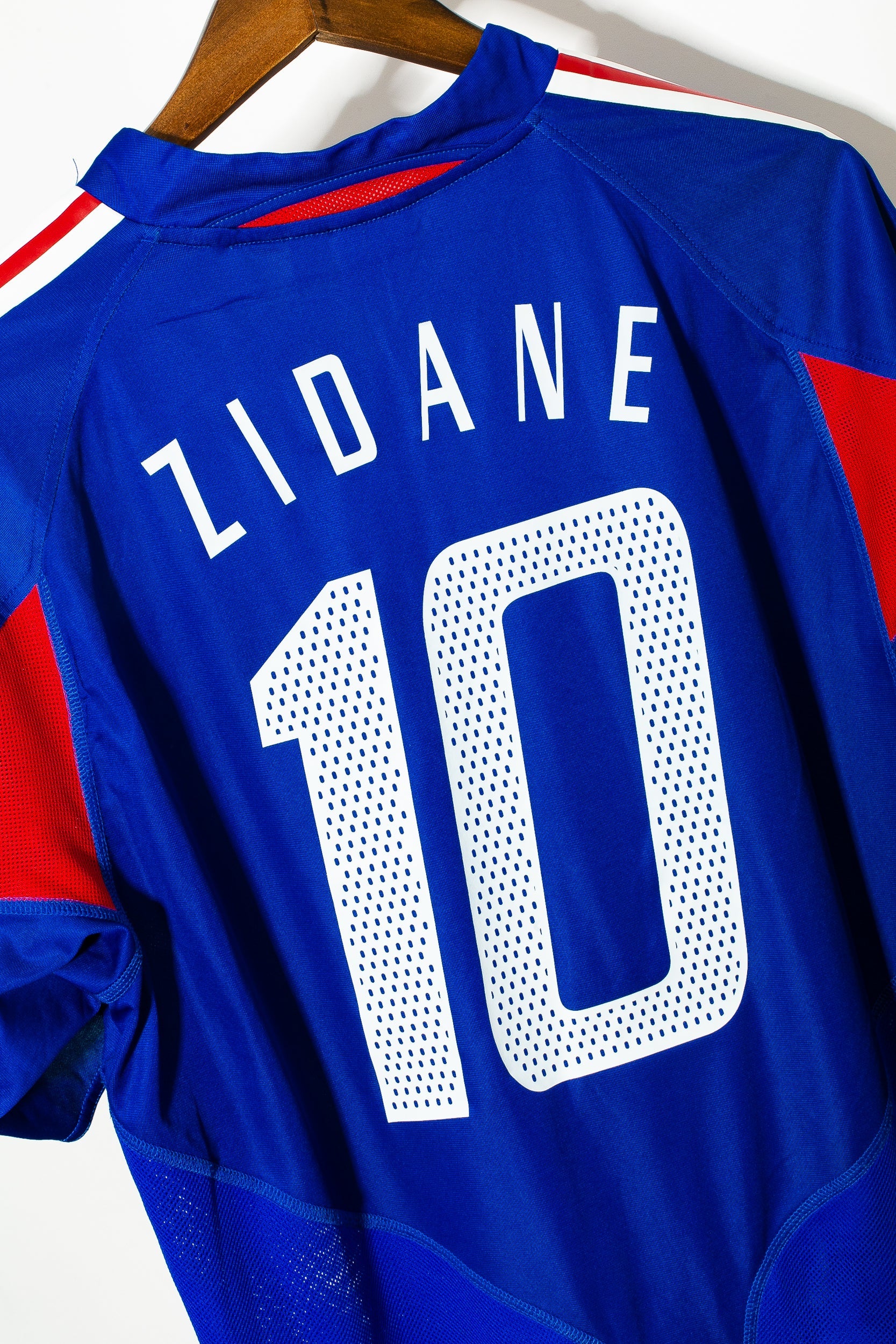 Authentic 2004 France Home Soccer Jersey #10 Zidane (Men's Size M) - Perfect for Football Fans, Collectors & Match Days