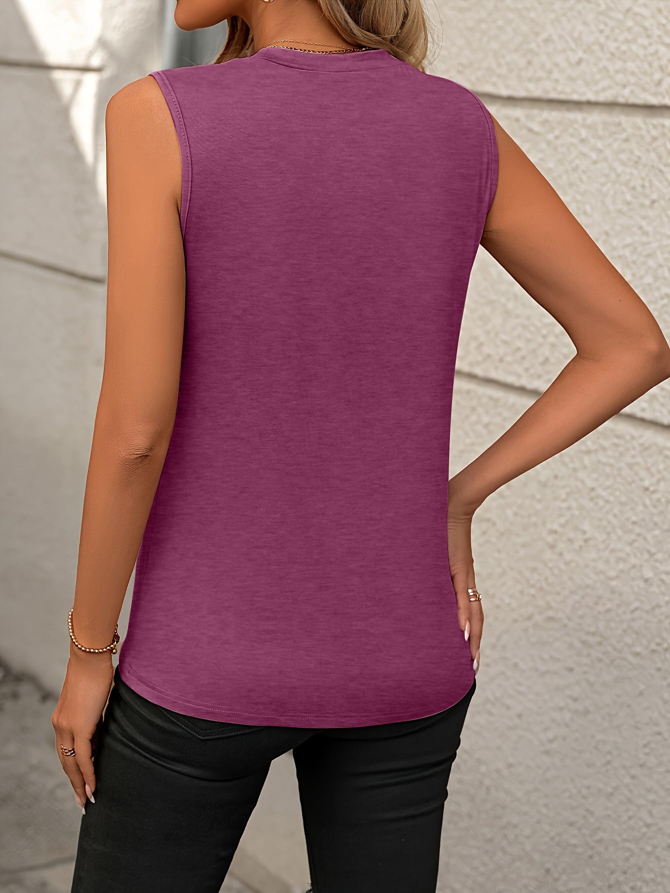 Women's Fashion Tank Tops - Crewneck Loose Fit Basic Y2K Style Sleeveless Shirts for Summer 2024 | Casual Going Out Clothes & Everyday Wear | Perfect for Beach, Music Festivals, and Street Style