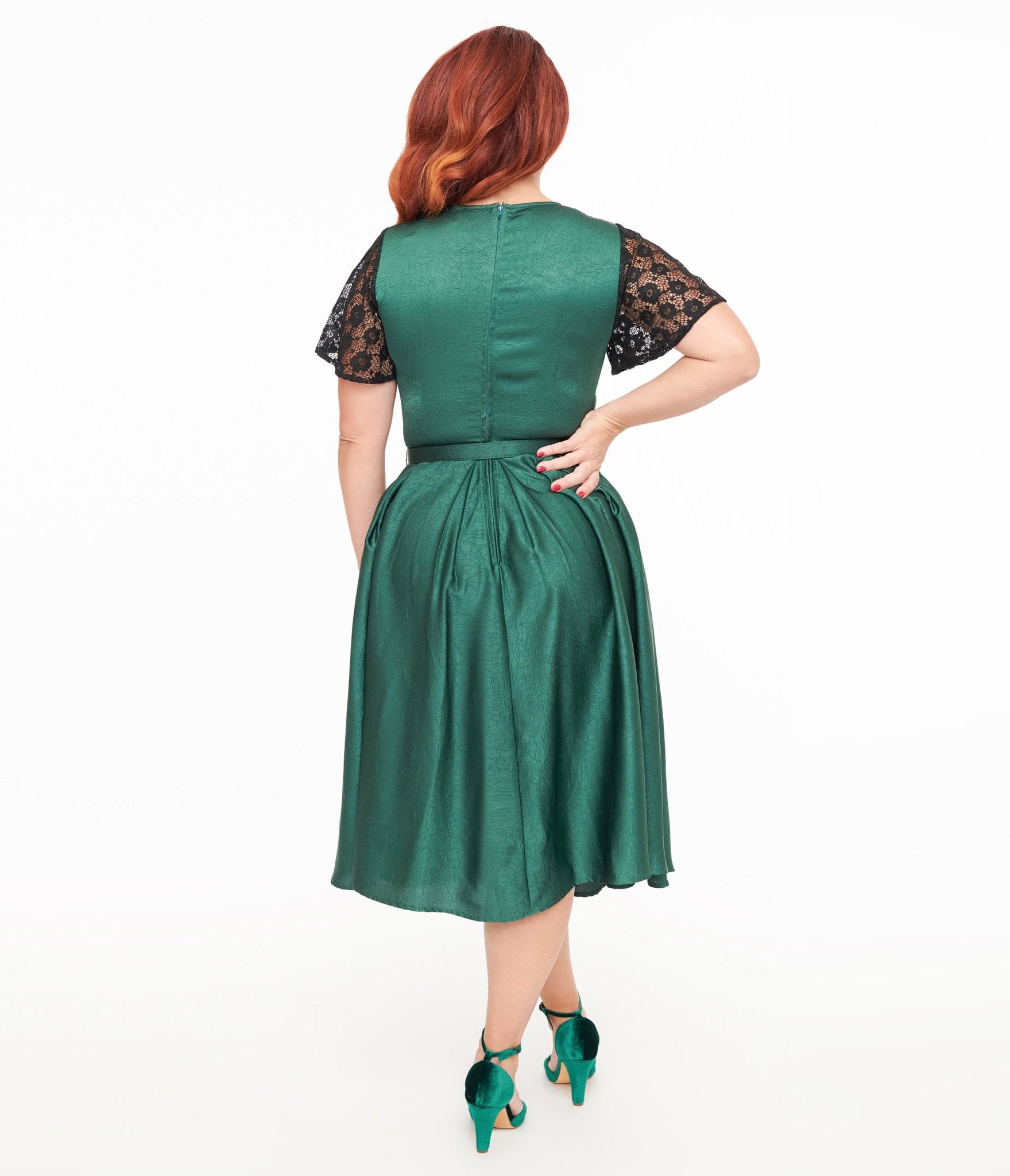 Vintage 1940s Emerald Green & Black Lace Swing Dress - Retro Tea Length Cocktail Party Dress for Women - Perfect for Gatsby Themed Parties, Weddings & Special Occasions