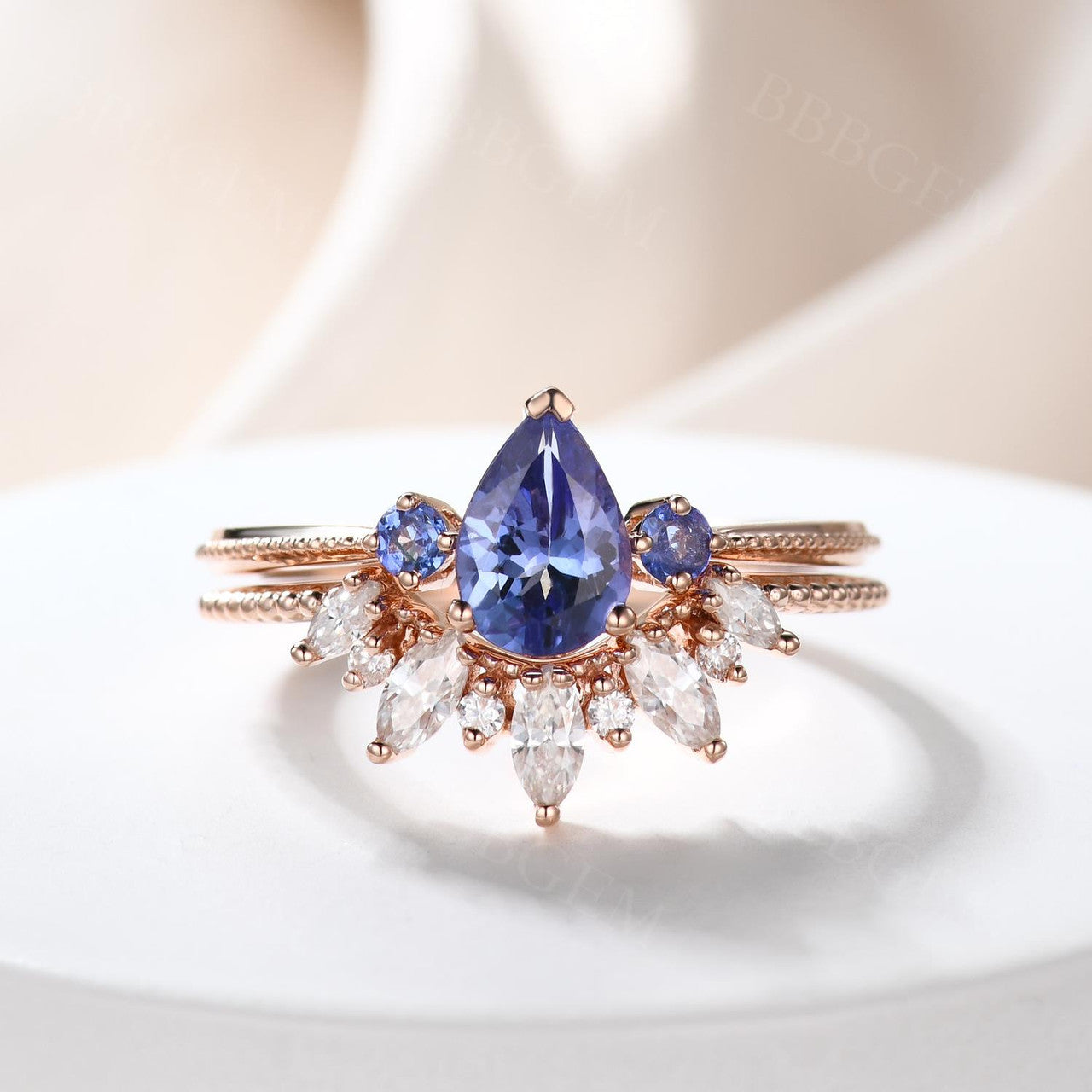 Three Stone Pear Cut Tanzanite Engagement Ring Set in 18k Gold with Moissanite Matching Band – Perfect for Proposals, Anniversaries & Bridal Jewelry
