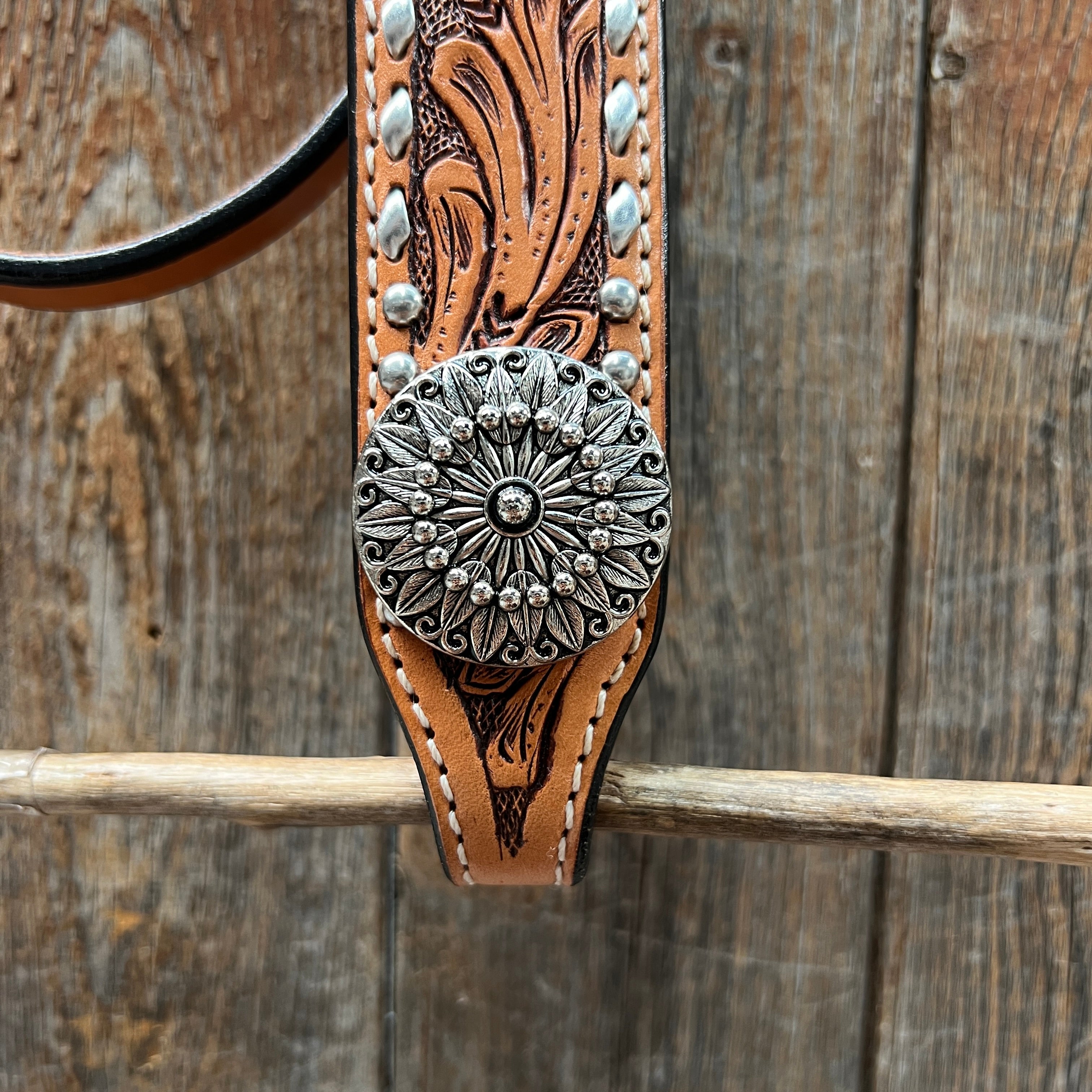 Premium Silver Buckstitch & Pinwheel Browband with One Ear & Breastcollar Tack Set #BBBC630 – Perfect for Western Horse Shows, Rodeos, and Equestrian Events