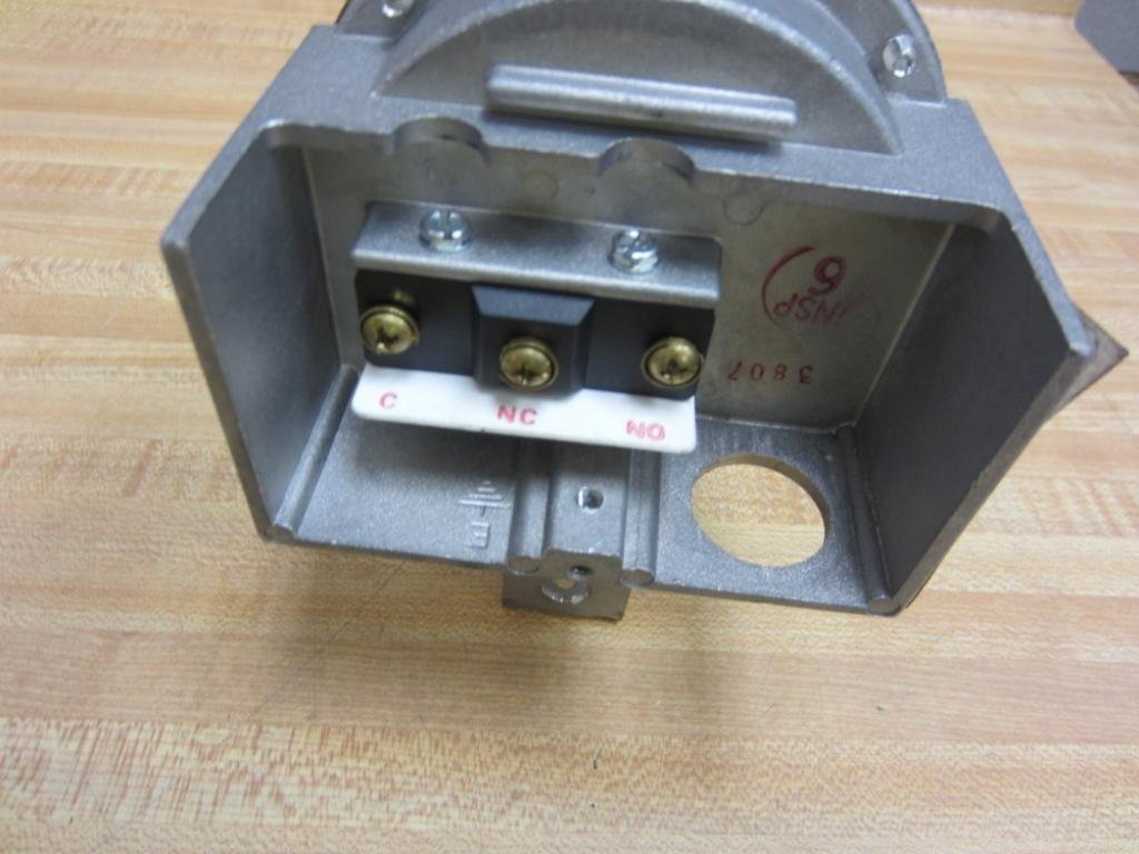 ANTUNES Controls Air Pressure Switch with Blue Spring - HVAC, Pneumatic Systems & Industrial Applications