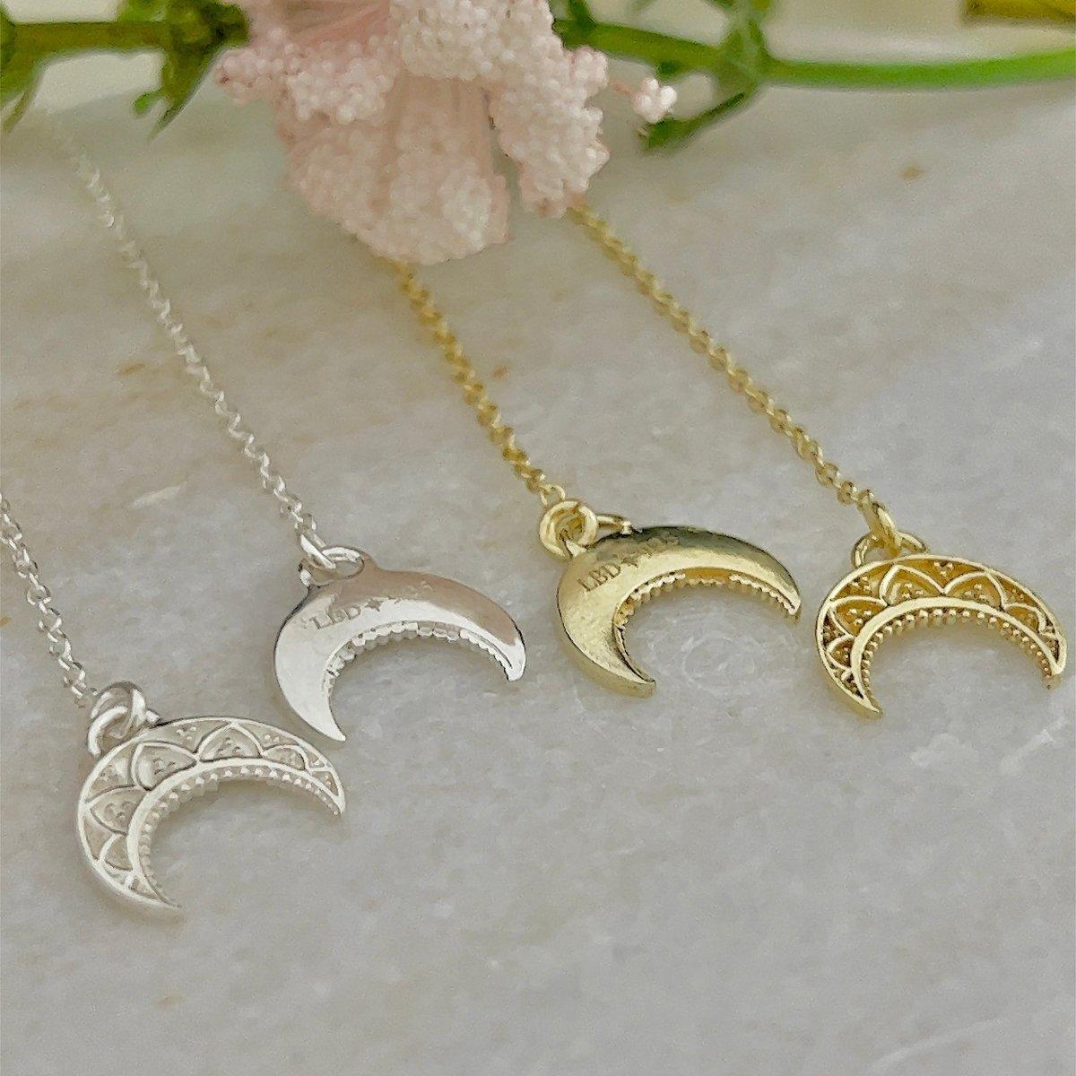 Laihas La Luna Crescent Moon Gold Boho Threader Earrings for Women - Minimalist Dainty Gold Hoop Earrings for Everyday Wear, Date Night & Boho Fashion
