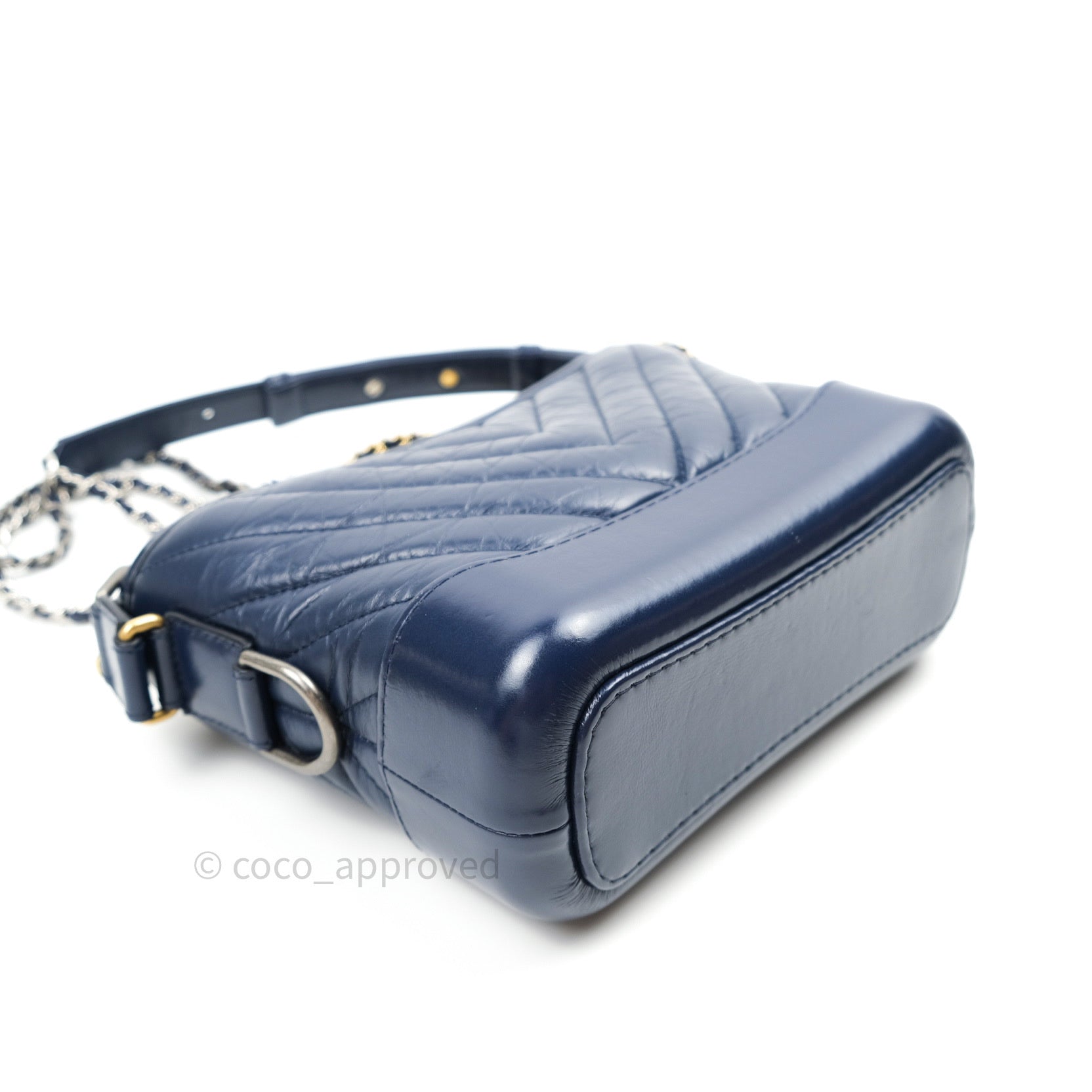 Chanel Chevron Small Gabrielle Hobo Bag in Navy Aged Calfskin with Mixed Hardware - Luxury Crossbody Purse for Women, Perfect for Work, Travel & Evening Events