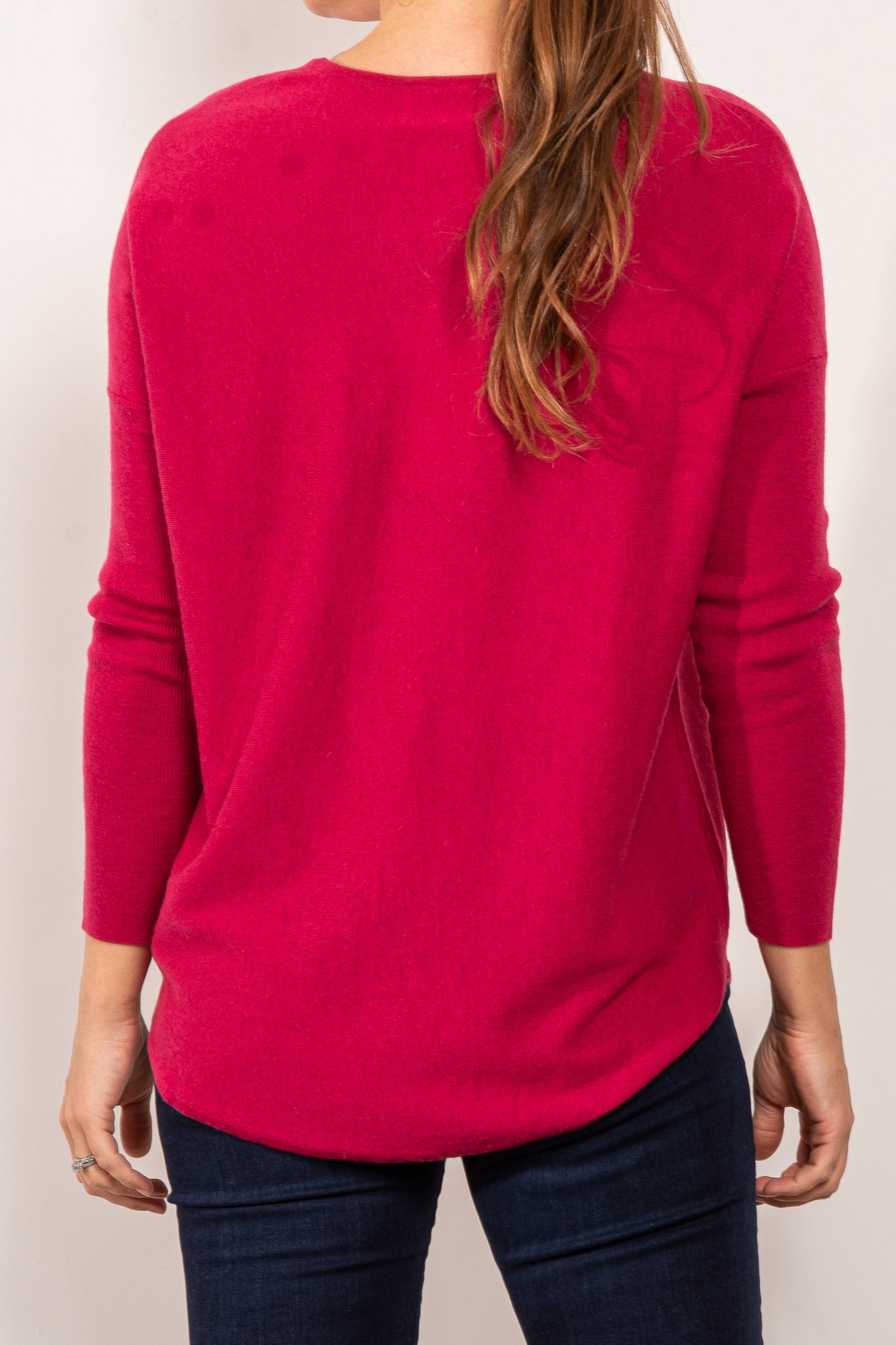 Bridge & Lord Women's Curved Hem V-Neck Jumper Sweater - Soft Knit Pullover for Casual Wear & Office Outfits
