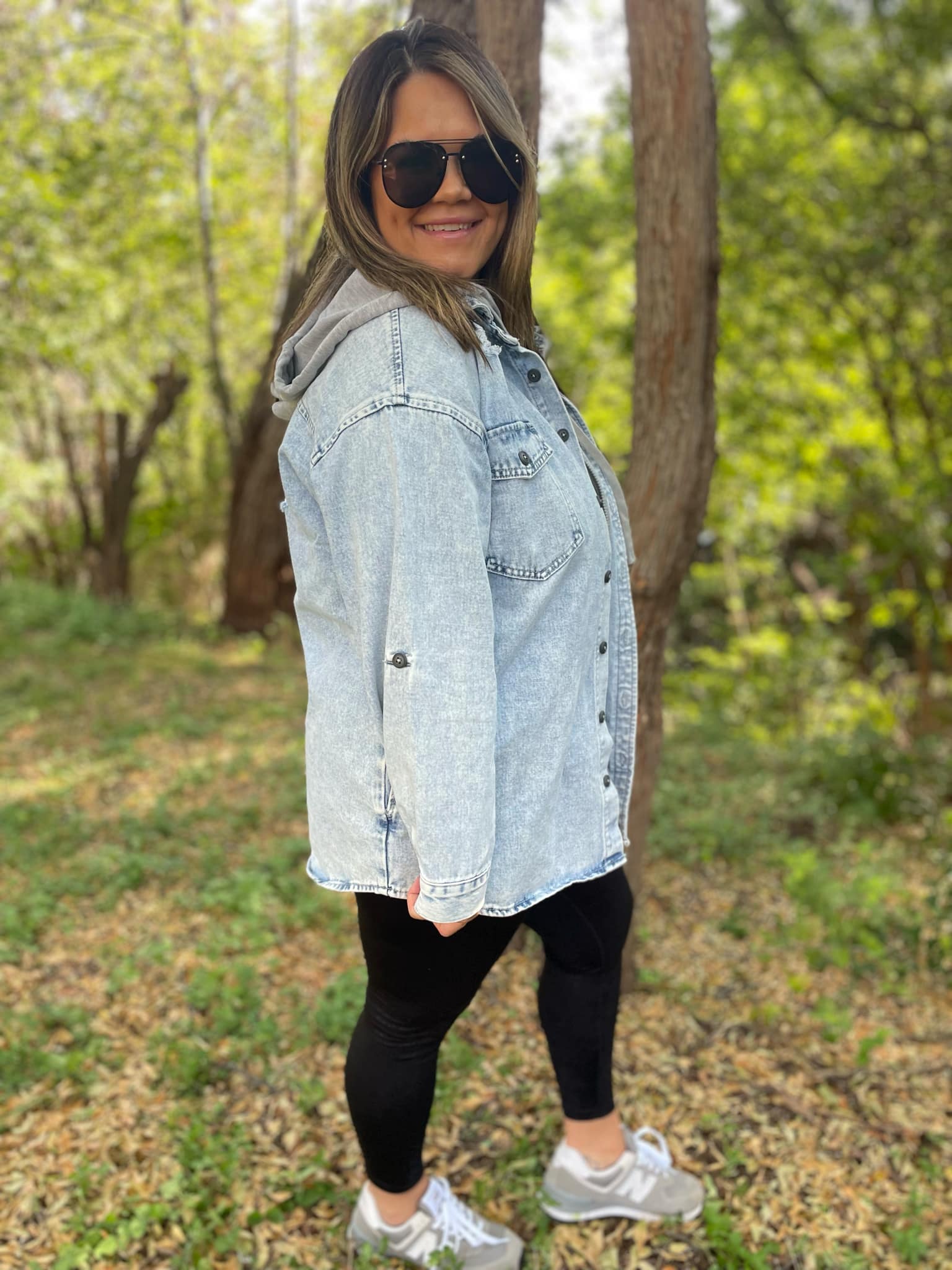 Lightwash Hooded Denim Shacket Jacket for Women - Stylish Oversized Denim Jacket with Hood - Perfect for Casual Outfits, Layering in Fall & Spring