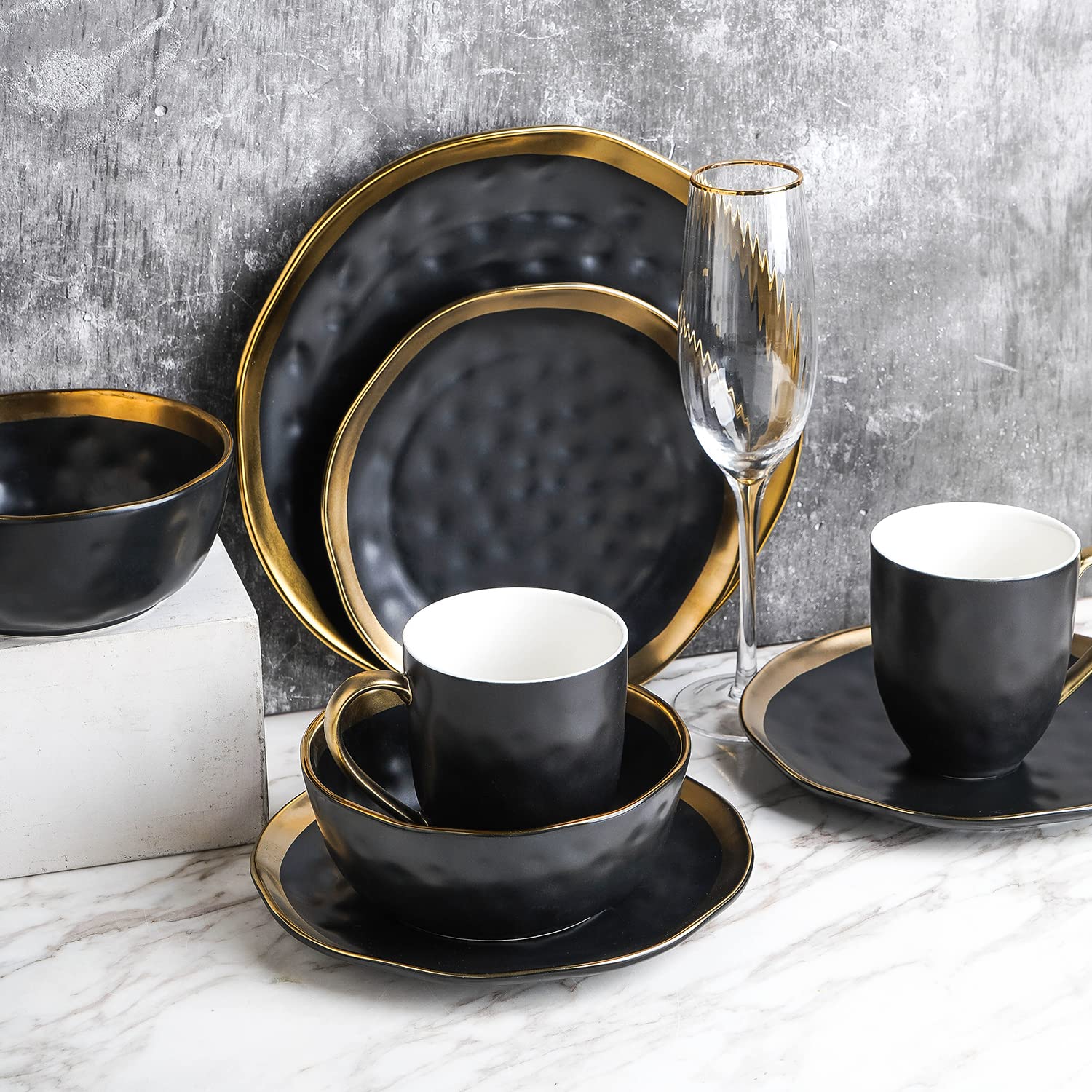Florian Modern Porcelain Dinnerware Set - 32-Piece Stone Lain Dish Set for 8, Gold and Black Elegant Tableware - Perfect for Dinner Parties, Holidays & Formal Dining