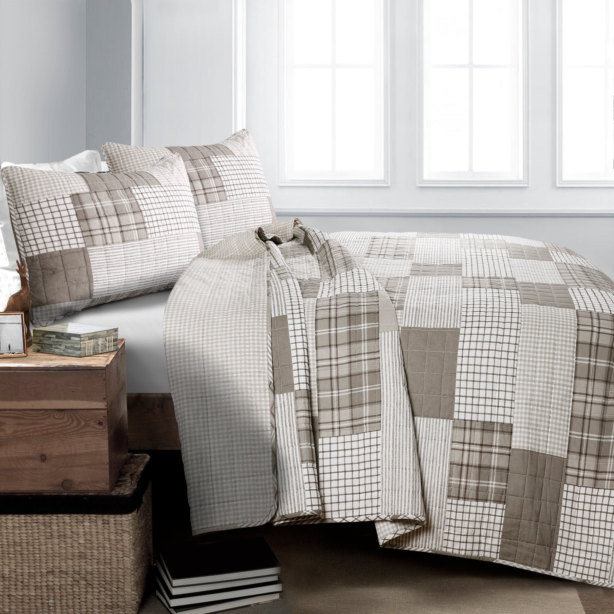 Greenville 3-Piece Quilt Set - Queen Size Bedding with Matching Pillow Shams - Perfect for Cozy Bedrooms & Guest Rooms