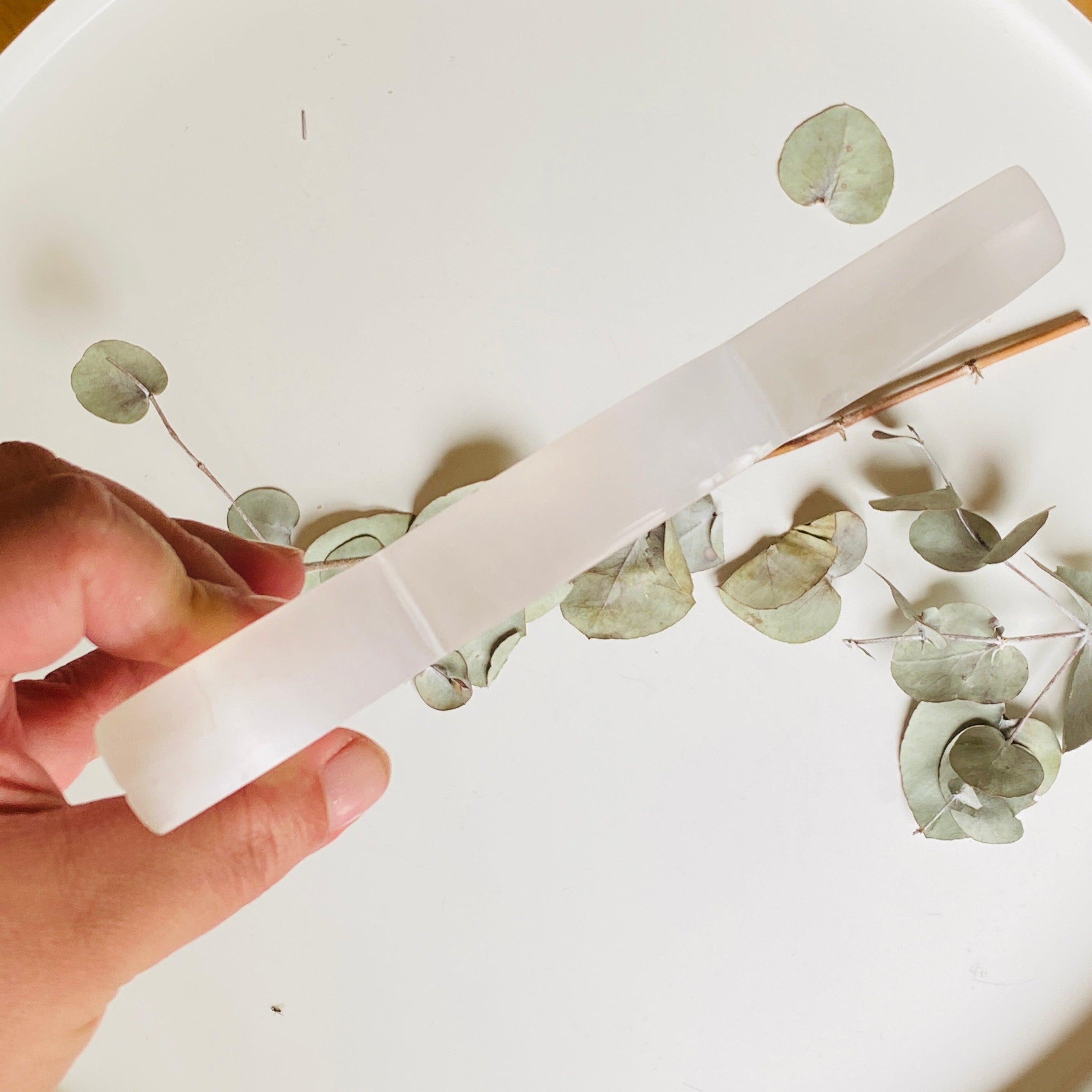 Selenite Triple Goddess Moon Bowl - Handmade Healing Crystal Bowl for Meditation, Yoga & Spiritual Rituals - Perfect for Home Decor, Chakra Balancing & Energy Cleansing (SMB01)