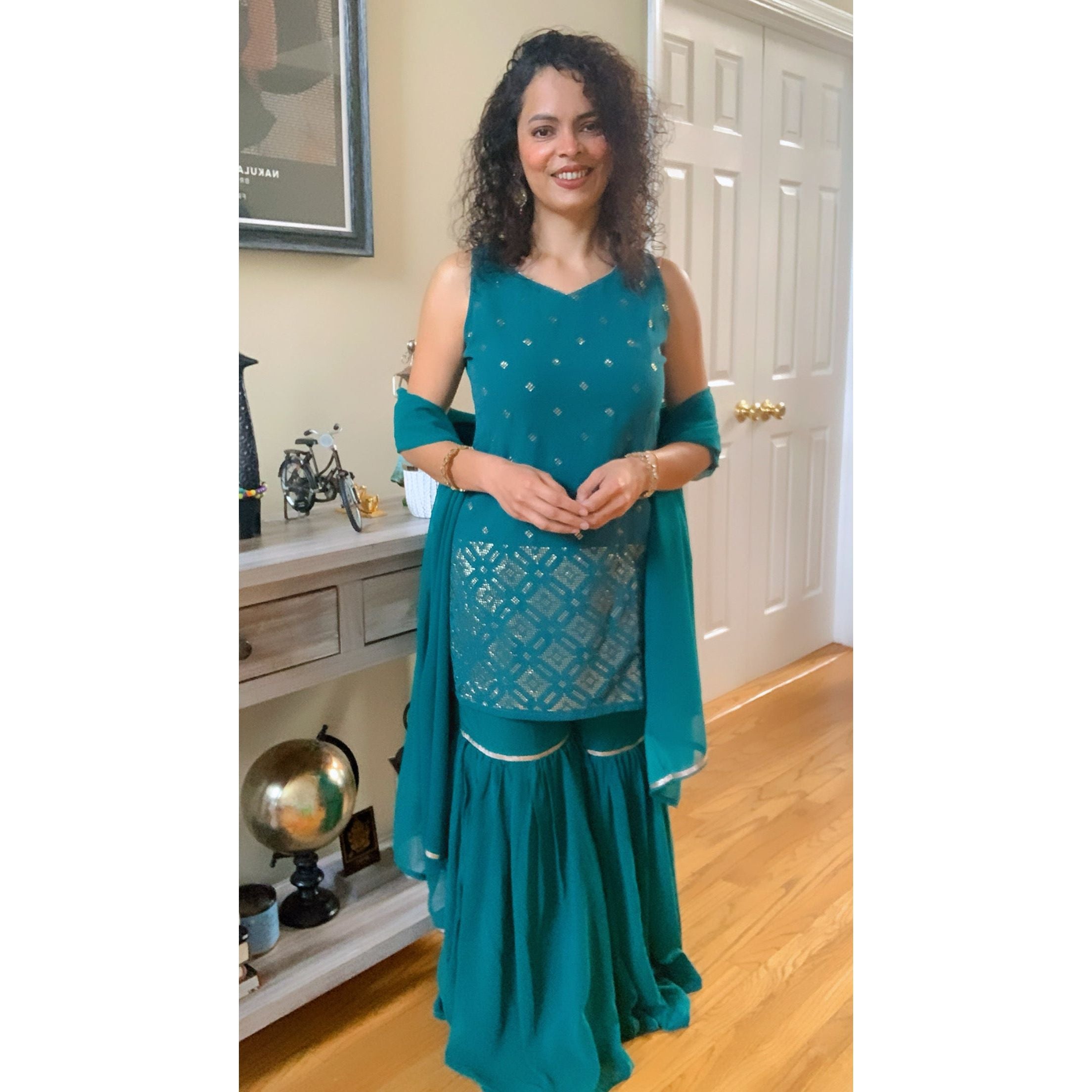 Stylish Women's Party Wear Designer Sleeveless Kurta Set - Elegant Indian Ethnic Outfit for Festivals, Weddings & Special Occasions