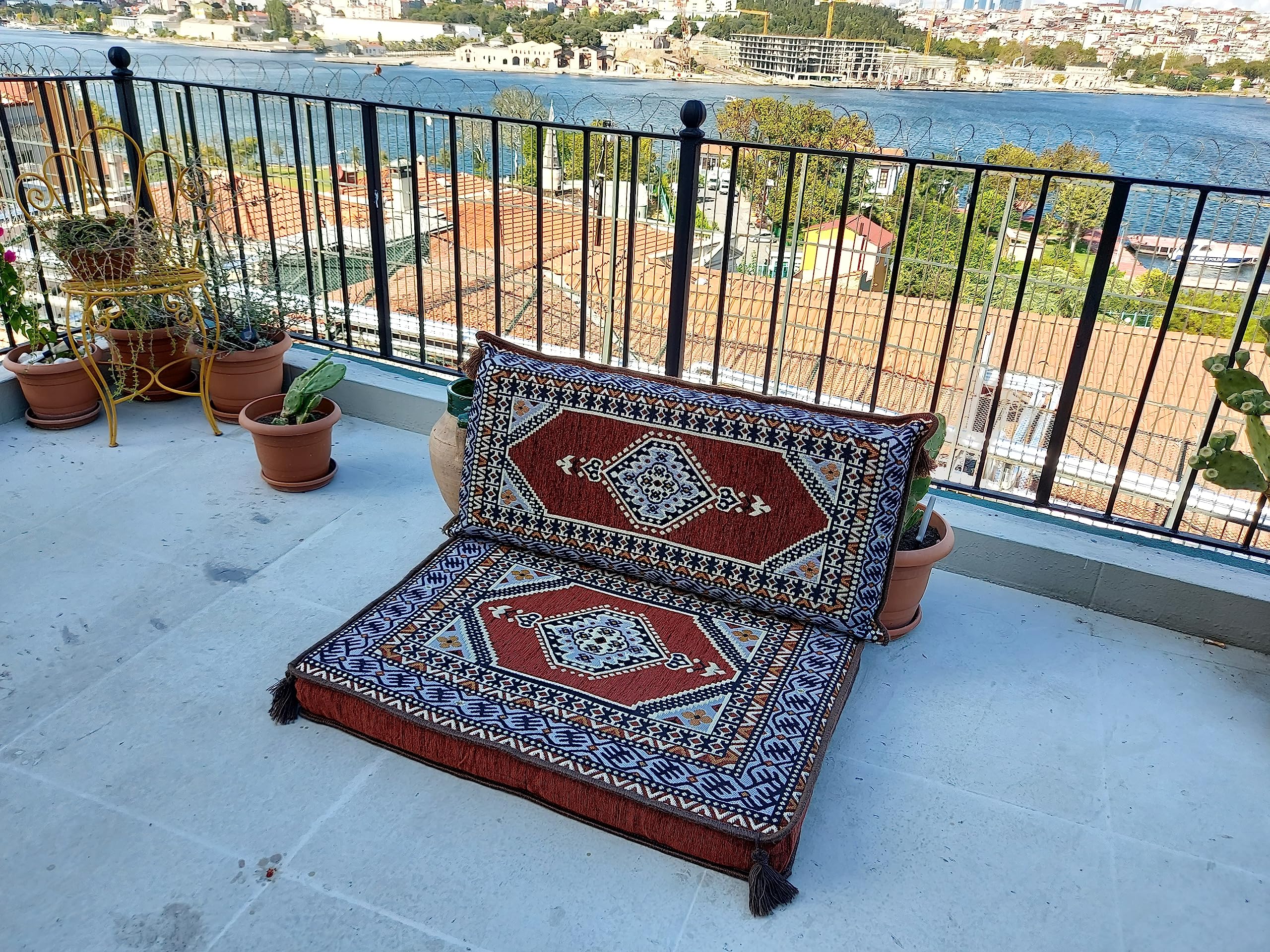 Modern Arabic Majlis Loveseat & Sectional Sofa Set with Kilim Rug Design - Floor Seating Pallet Sofa & Cushions for Turkish Style Living Room | Perfect for Home Lounge, Meditation Space & Cultural Decor (Brown)