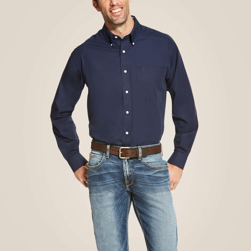 Wrinkle-Free Solid Classic Fit Men's Dress Shirt - Perfect for Office, Business Meetings & Formal Occasions