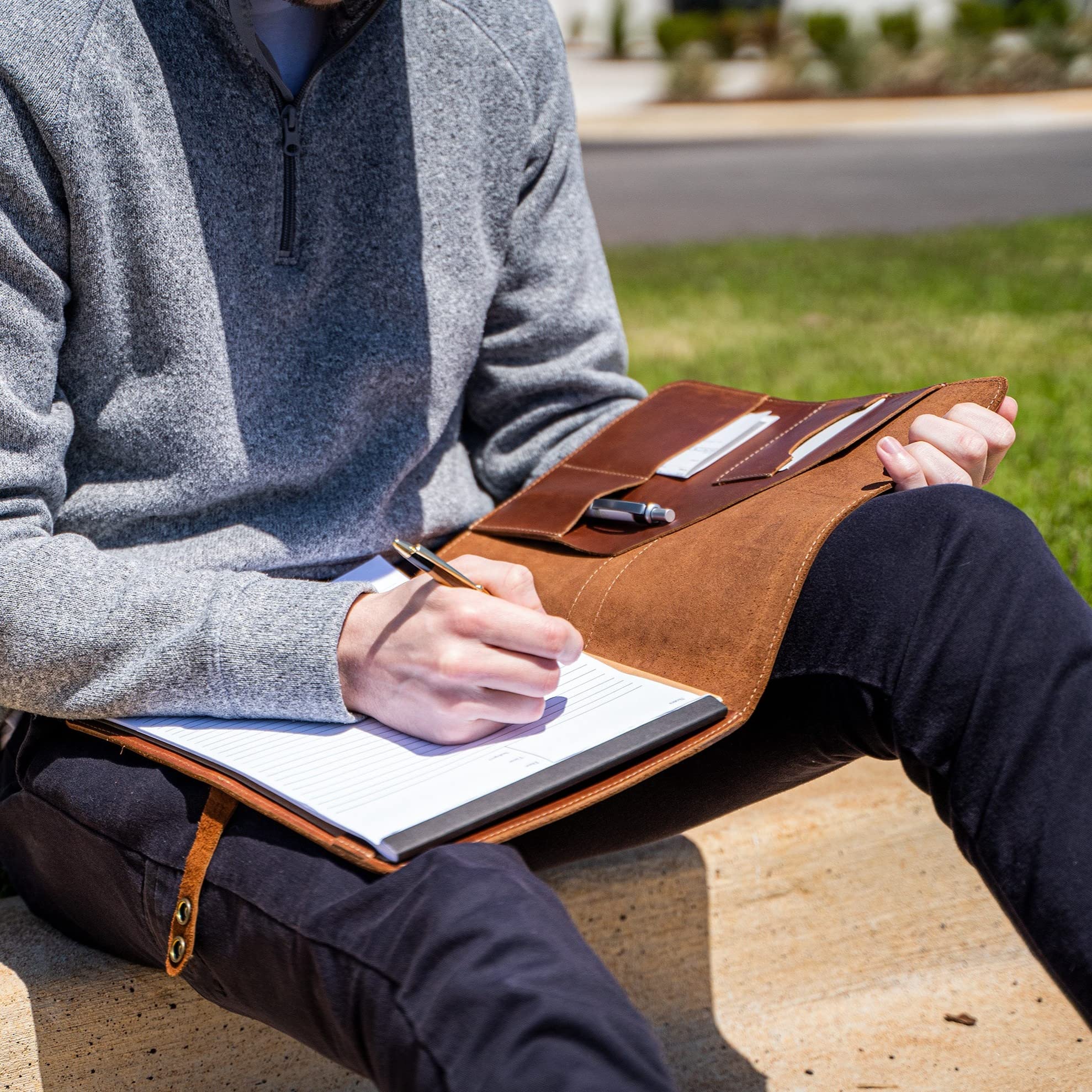 Holtz Leather Co. Premium Leather Portfolio for iPad - Vanderbilt 2.0 Business Padfolio with Legal Pad & Lined Journal - Perfect for Office Meetings, Business Travel & Professional Presentations