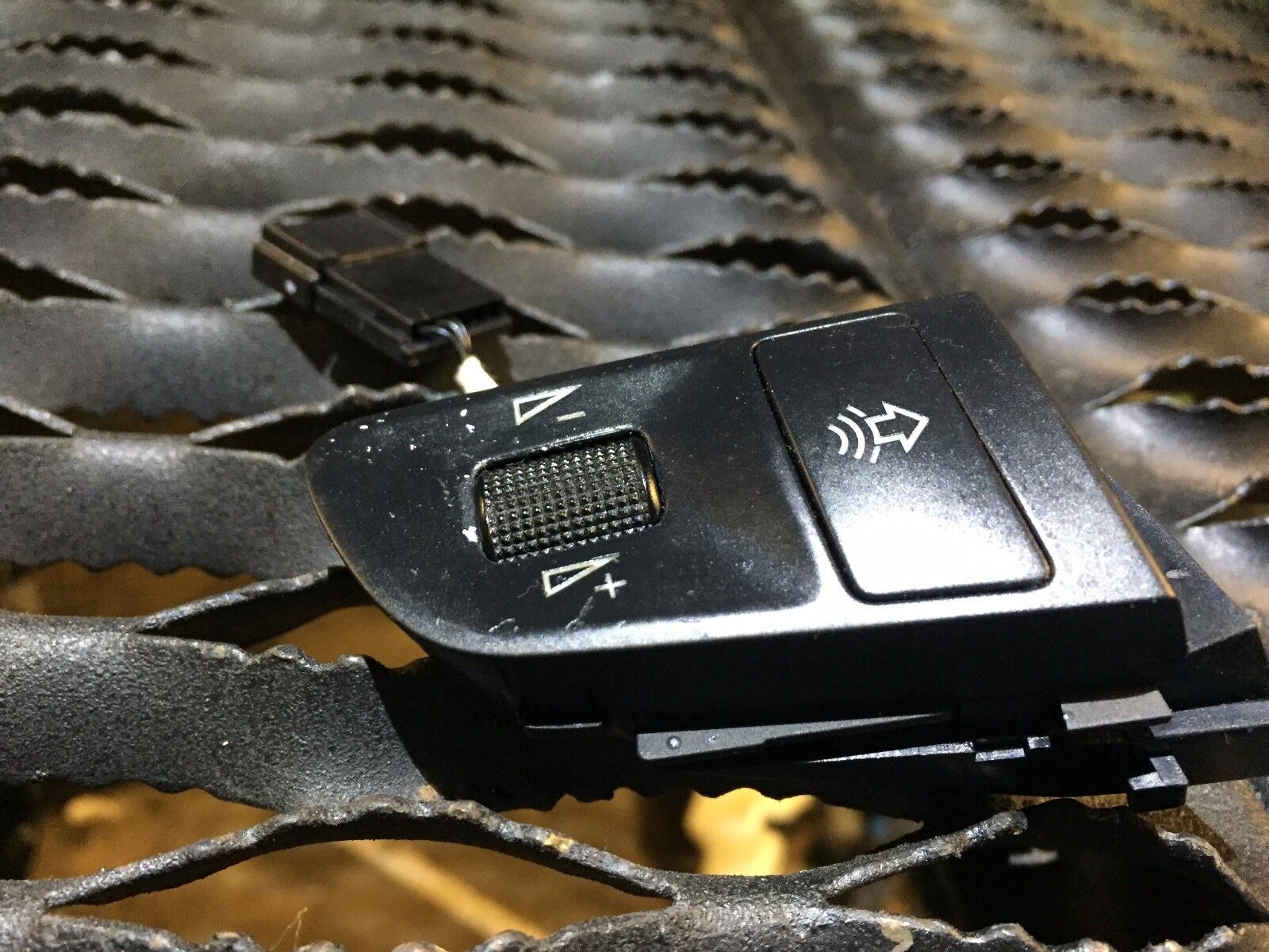 Original Audi A6 C6 Steering Wheel Switch Control Button 4F0951527A OEM - Compatible with 2005-2008 Audi A6 Models - Perfect for Easy Audio & Cruise Control Operation