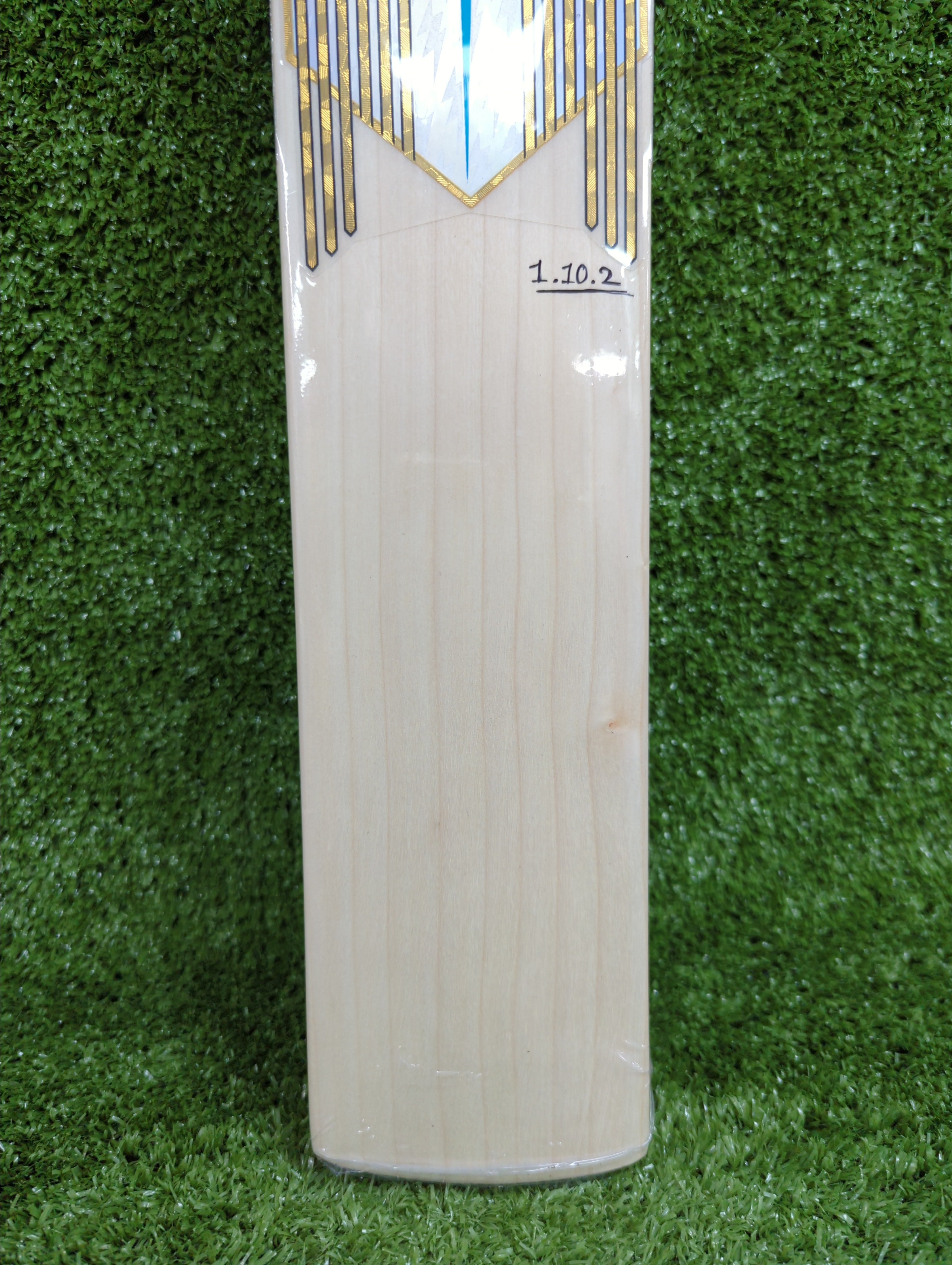 Premium English Willow Cricket Bat for Juniors & Youth - Lightweight & Durable for Training & Matches - Perfect for School, Club, and Competitive Play