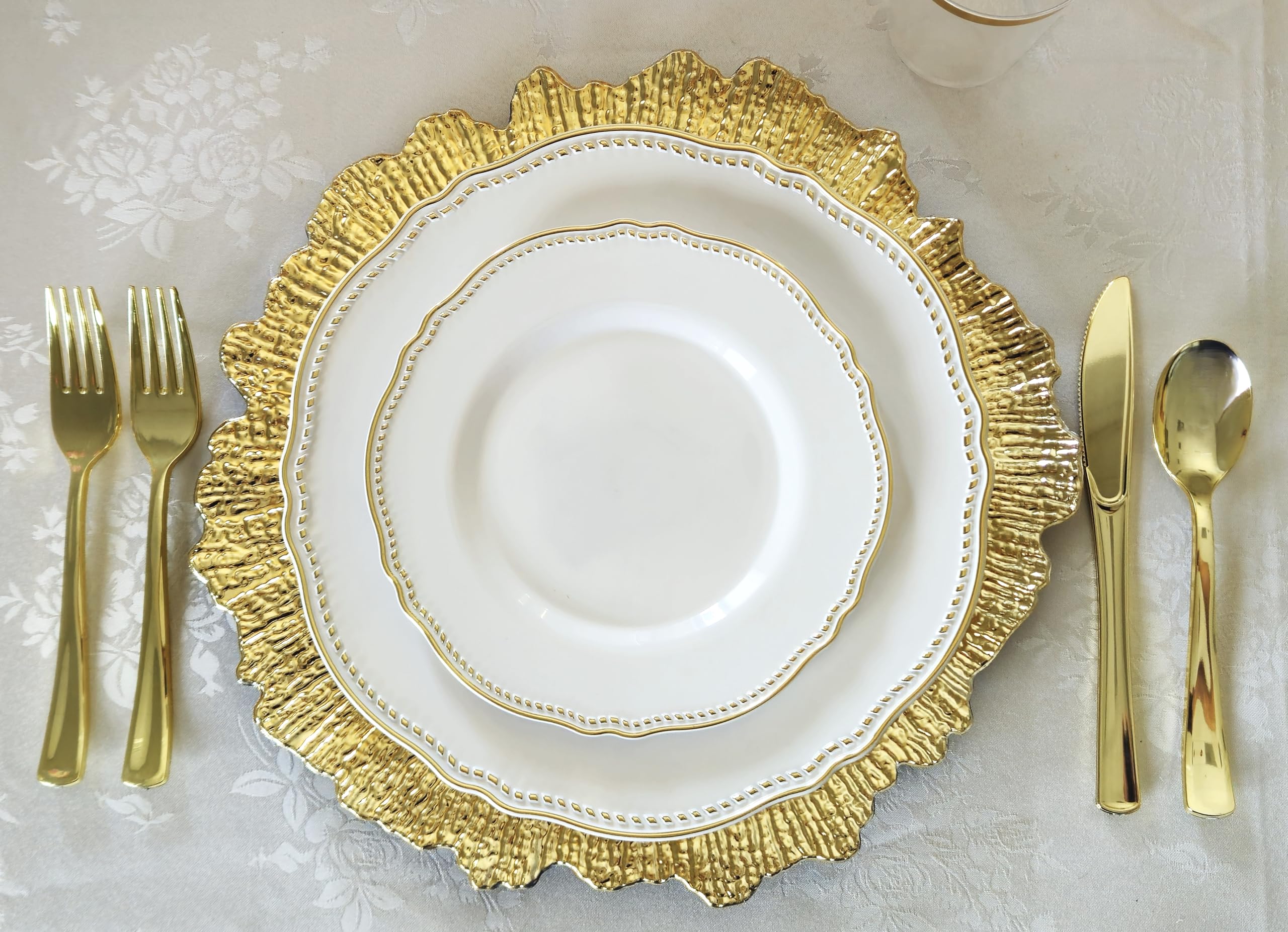 240-Pack Premium Heavyweight Disposable Plastic Plates - 7.5