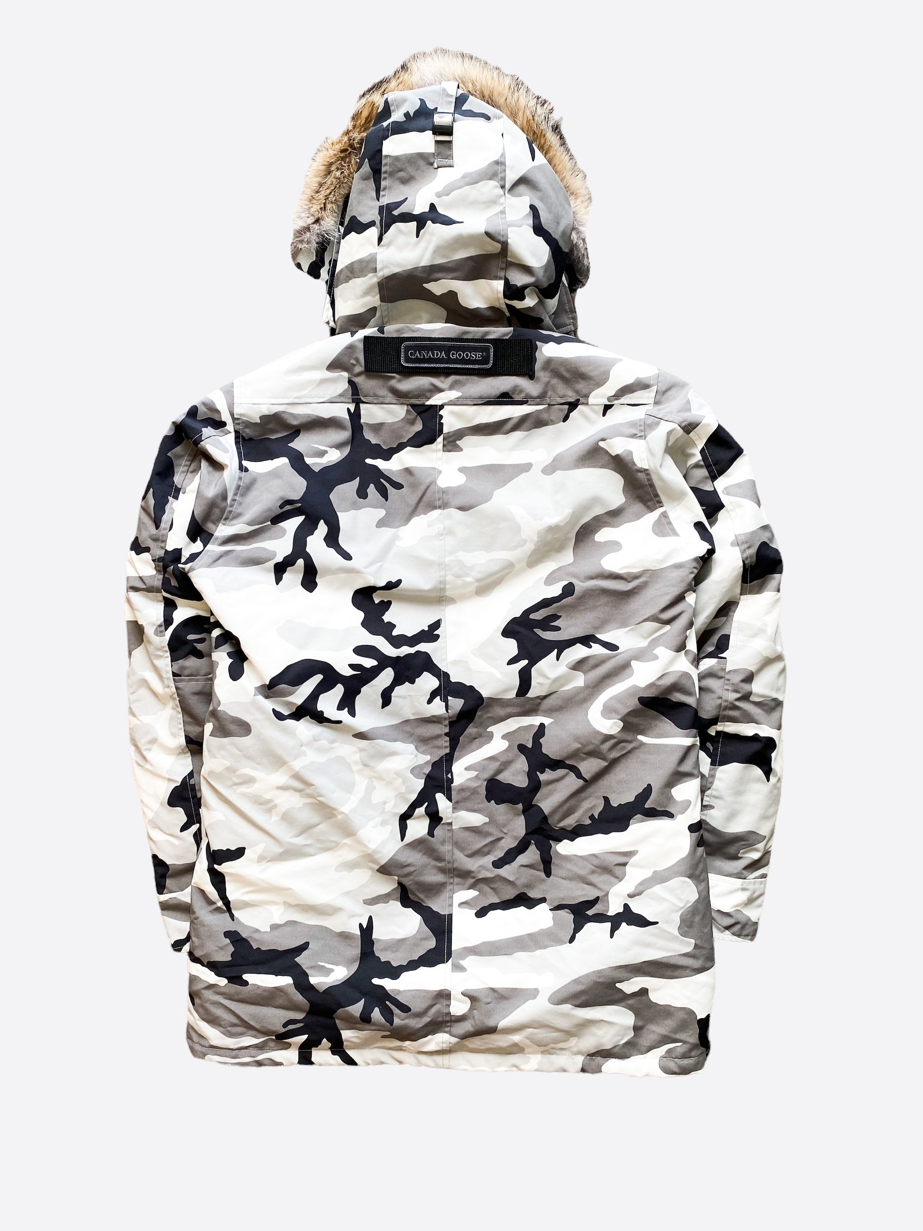 Canada Goose Snow Camo Black Label Chateau Men's Winter Jacket - Waterproof, Windproof Parka for Extreme Cold Weather - Perfect for Skiing, Snowboarding & Outdoor Adventures