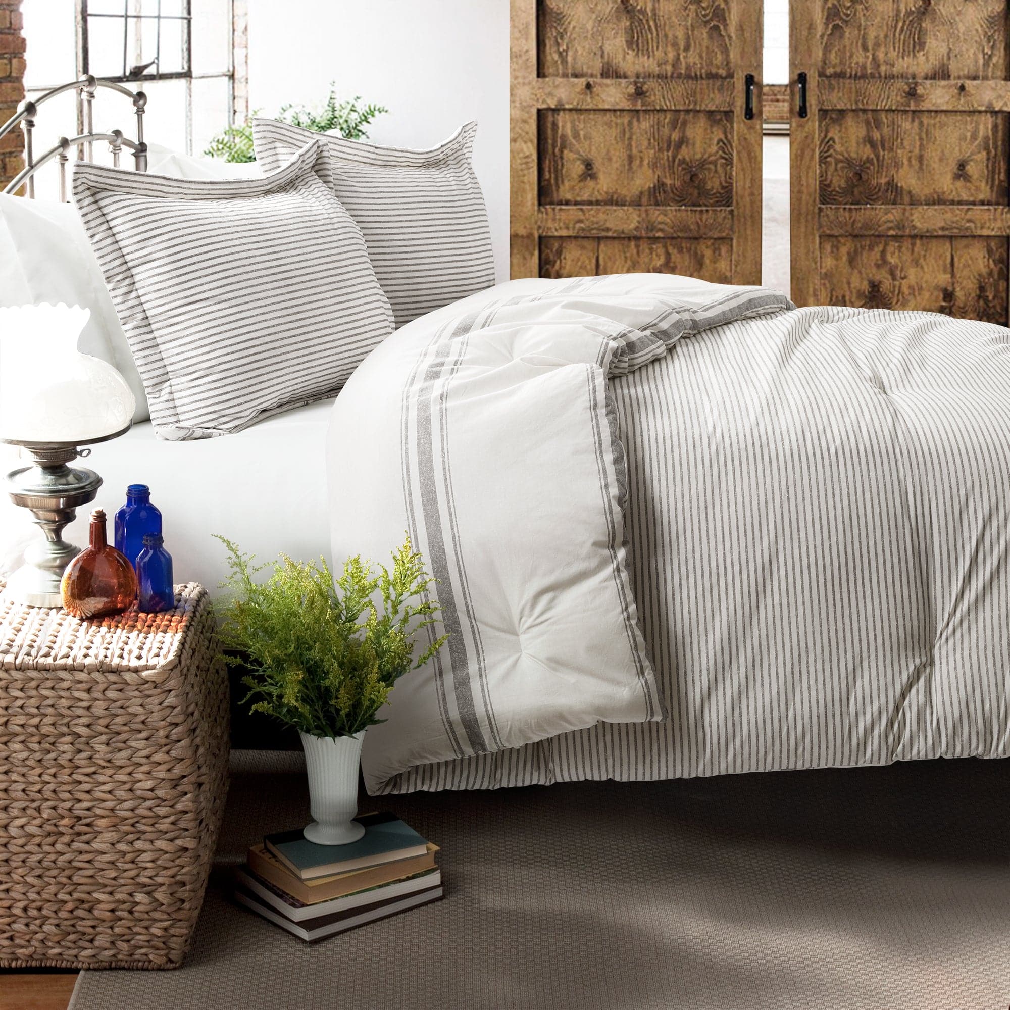Farmhouse Stripe Reversible Comforter Set - Queen Size, Soft Breathable Cotton Bedding - Perfect for Cozy Bedroom Decor & Guest Room Styling