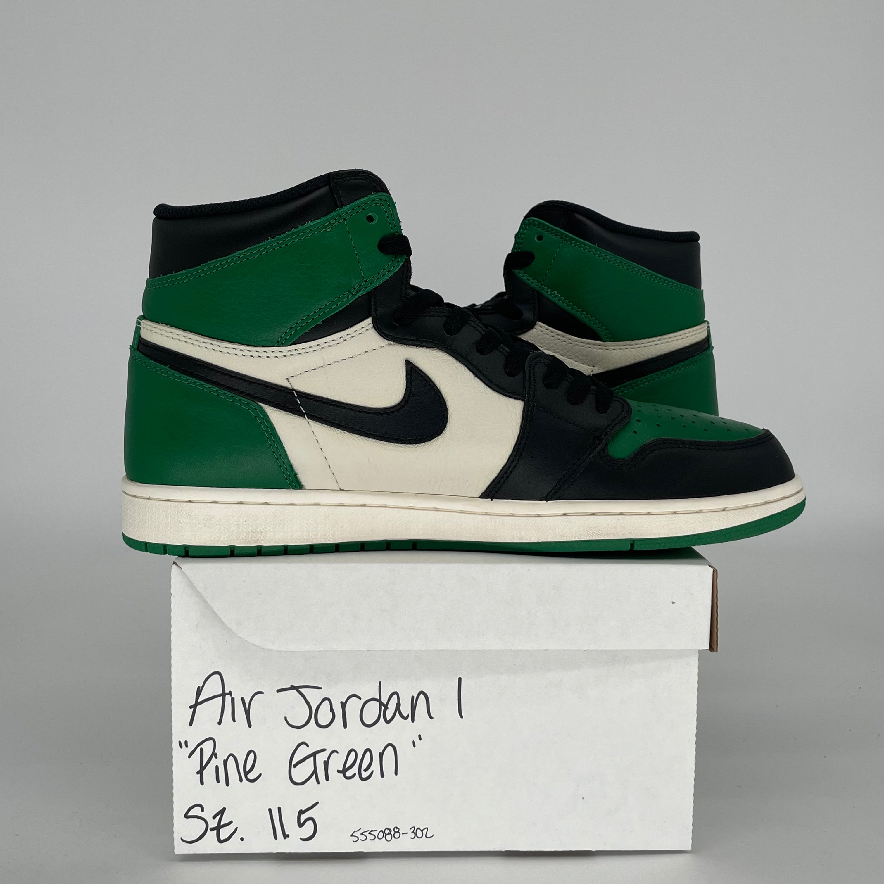AIR JORDAN 1 Retro High OG Pine Green Basketball Shoes Men's Size 11.5 (555088-302) - Perfect for Sneaker Collectors & Streetwear Fashion