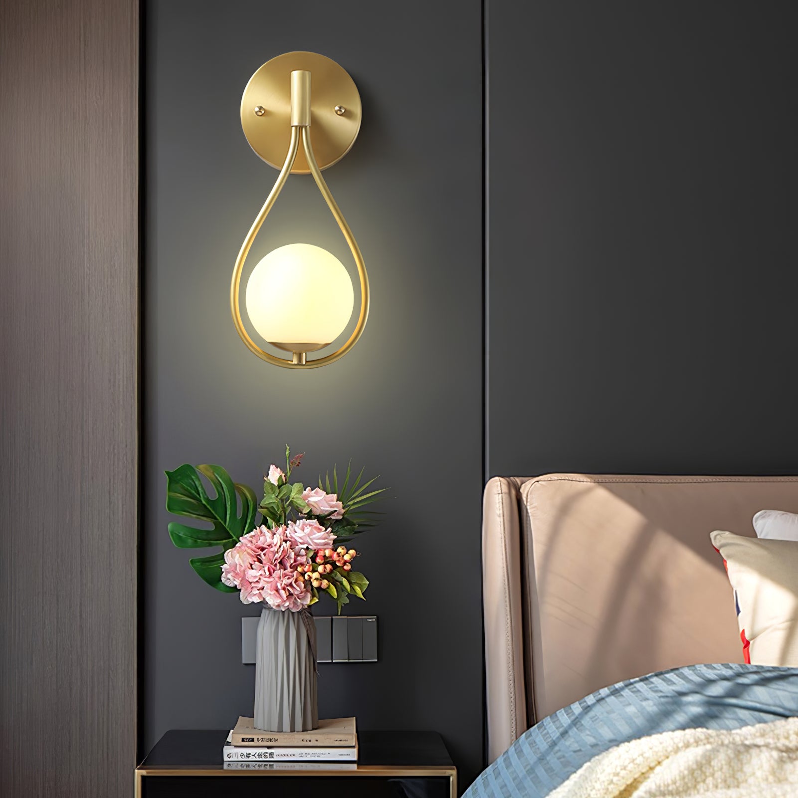 Vintage Brass Vanity Wall Lamp - Elegant Sconce Lighting for Bathroom, Bedroom & Dressing Room - Perfect for Makeup, Reading & Ambient Lighting