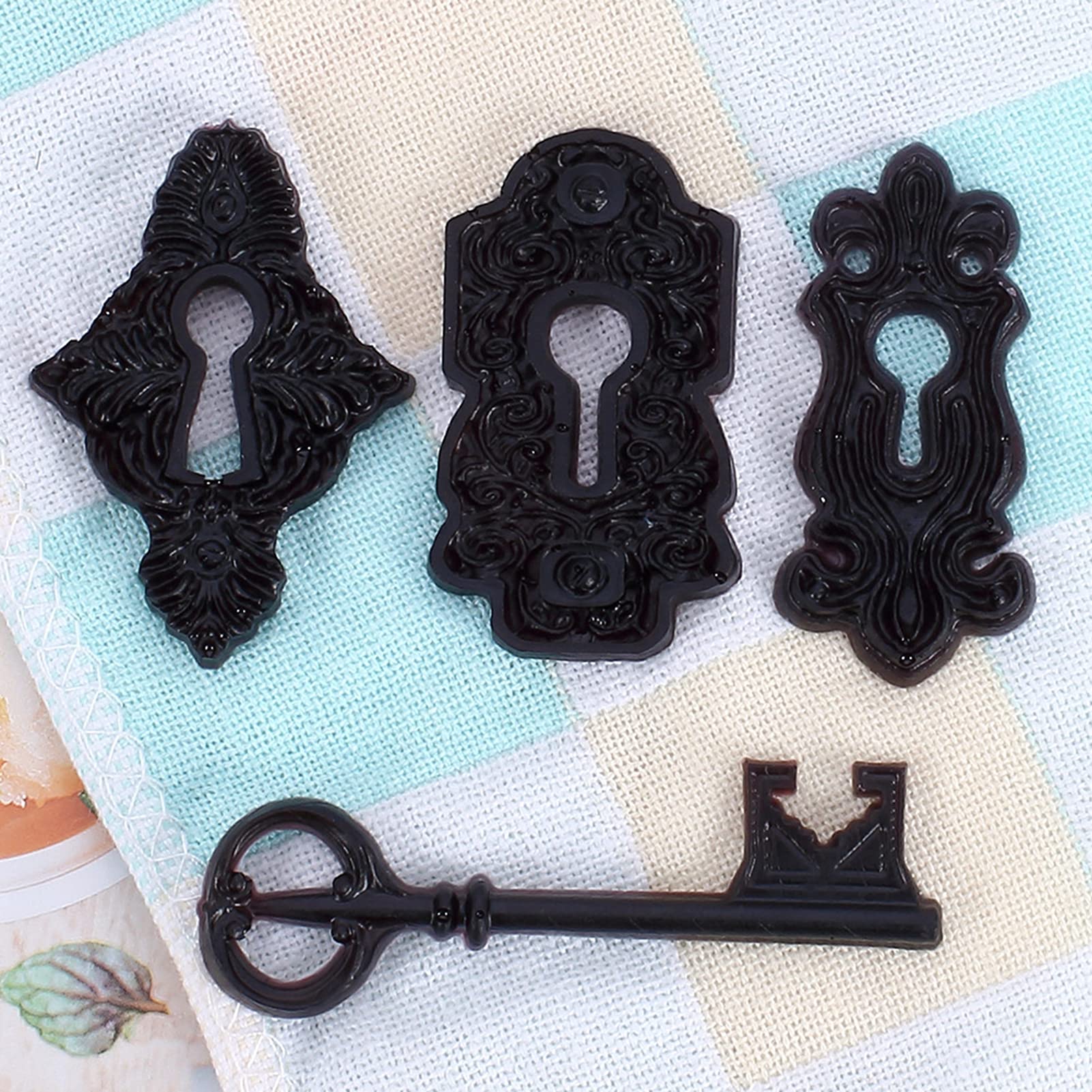 Premium Silicone Cake Keyhole Key Pattern Mold - DIY Fondant Chocolate Baking Decorating Tool for Homemade Cakes (Gray) | Perfect for Birthday, Wedding & Party Dessert Decoration