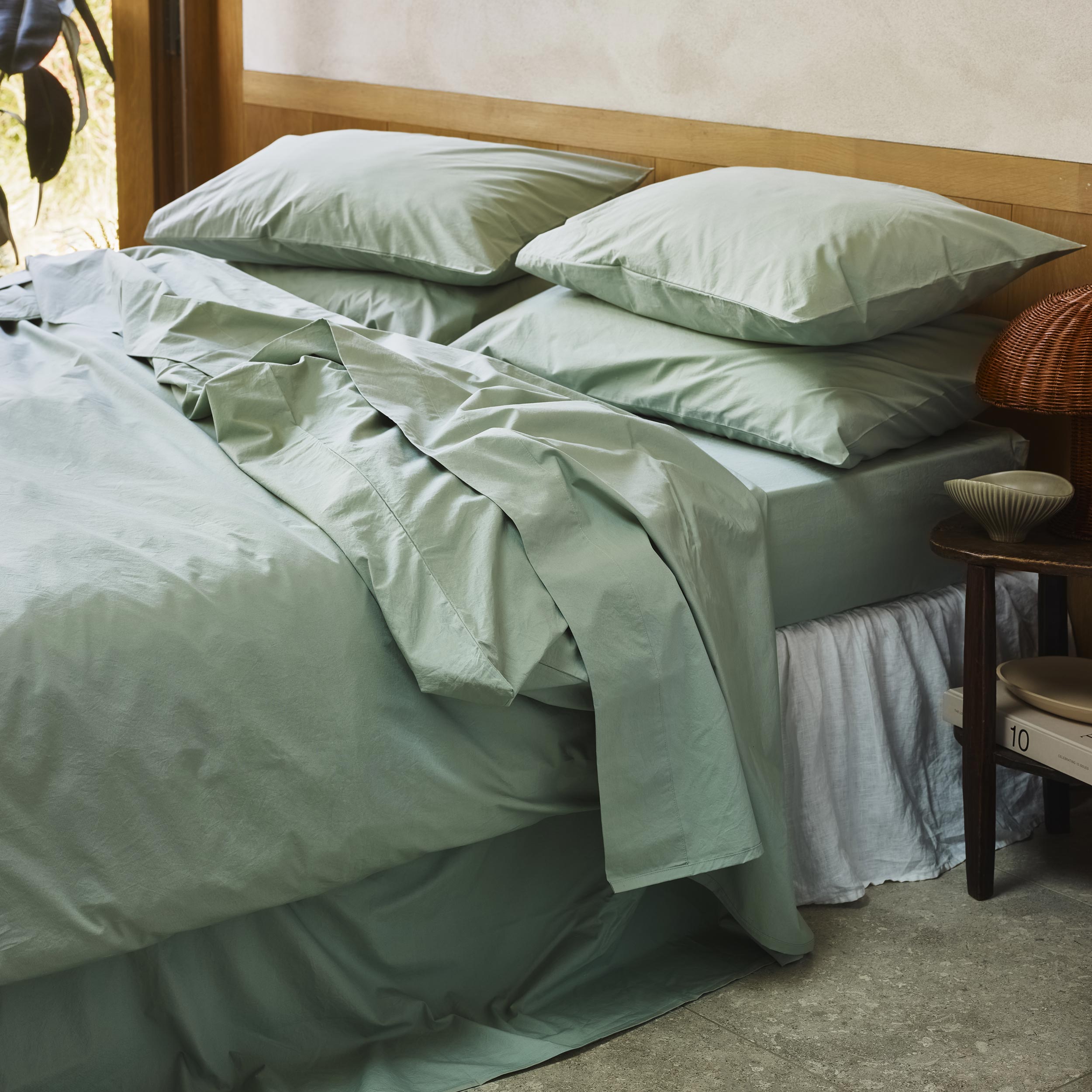 Premium Mellow Green Washed Cotton Percale Flat Sheet - Soft & Breathable Bedding for All Seasons - Perfect for Master Bedroom, Guest Room & Vacation Homes