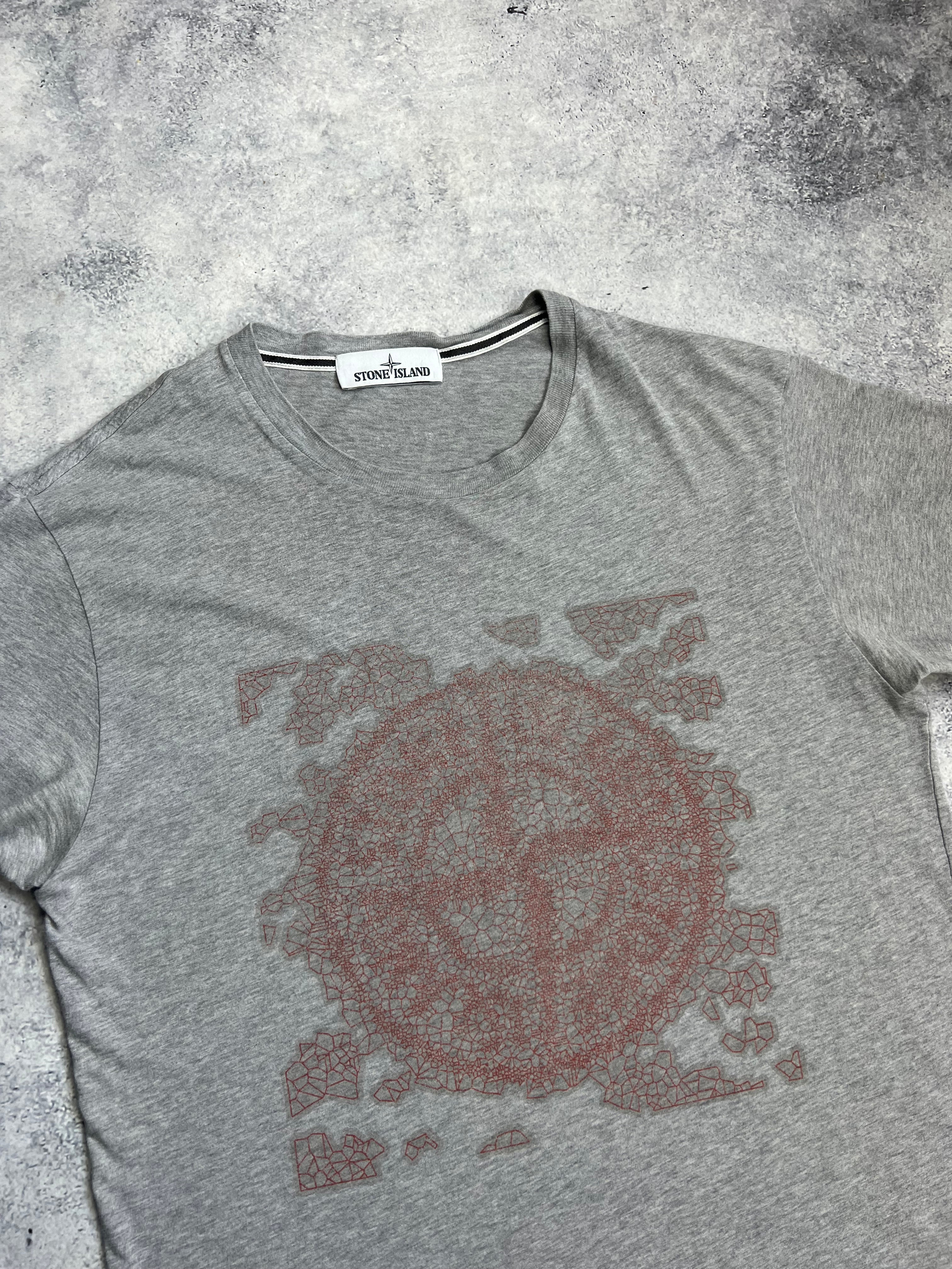 Stone Island 2019 Grey Graphic T-Shirt for Men - Casual Streetwear Cotton Tee for Everyday Wear & Urban Fashion