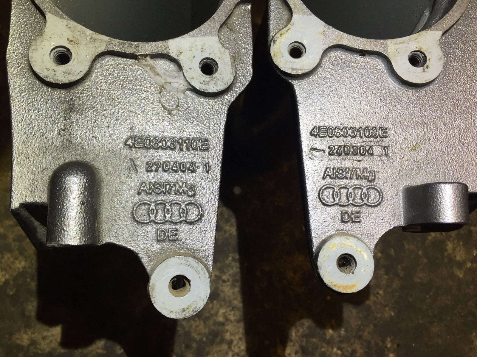 04-09 Audi A8 Front Left & Right Chassis Leg Extension Beam Absorber Pair - OEM Replacement Parts for Smooth Ride & Enhanced Safety | Perfect for Daily Commuting & Long-Distance Driving