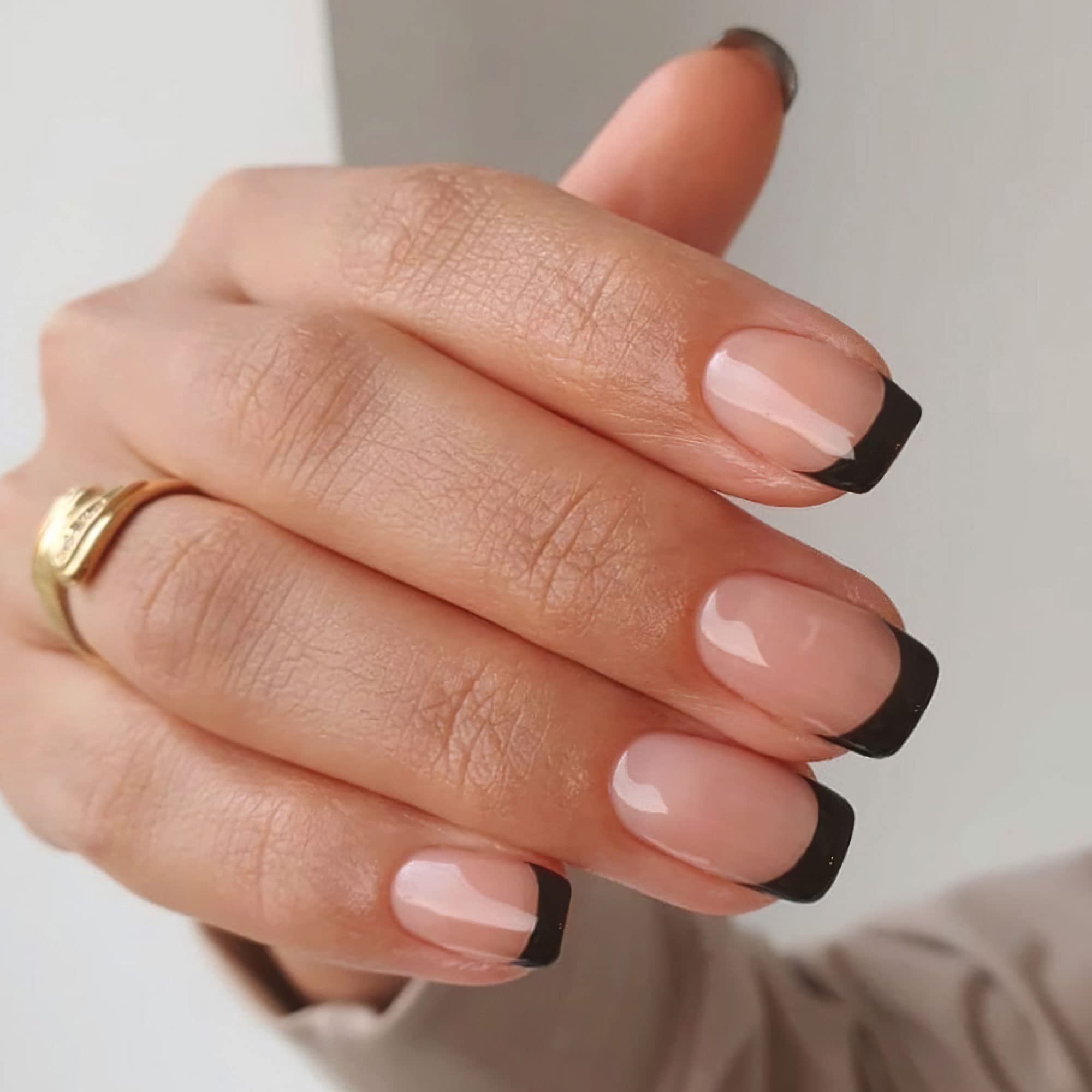 Celepaty Short Black Glossy Press on Nails Kit - 24Pcs French Tip Fake Nails with Glue - Square & Oval Full Cover Gel False Nails for Women & Girls - Perfect for Parties, Weddings & Daily Wear