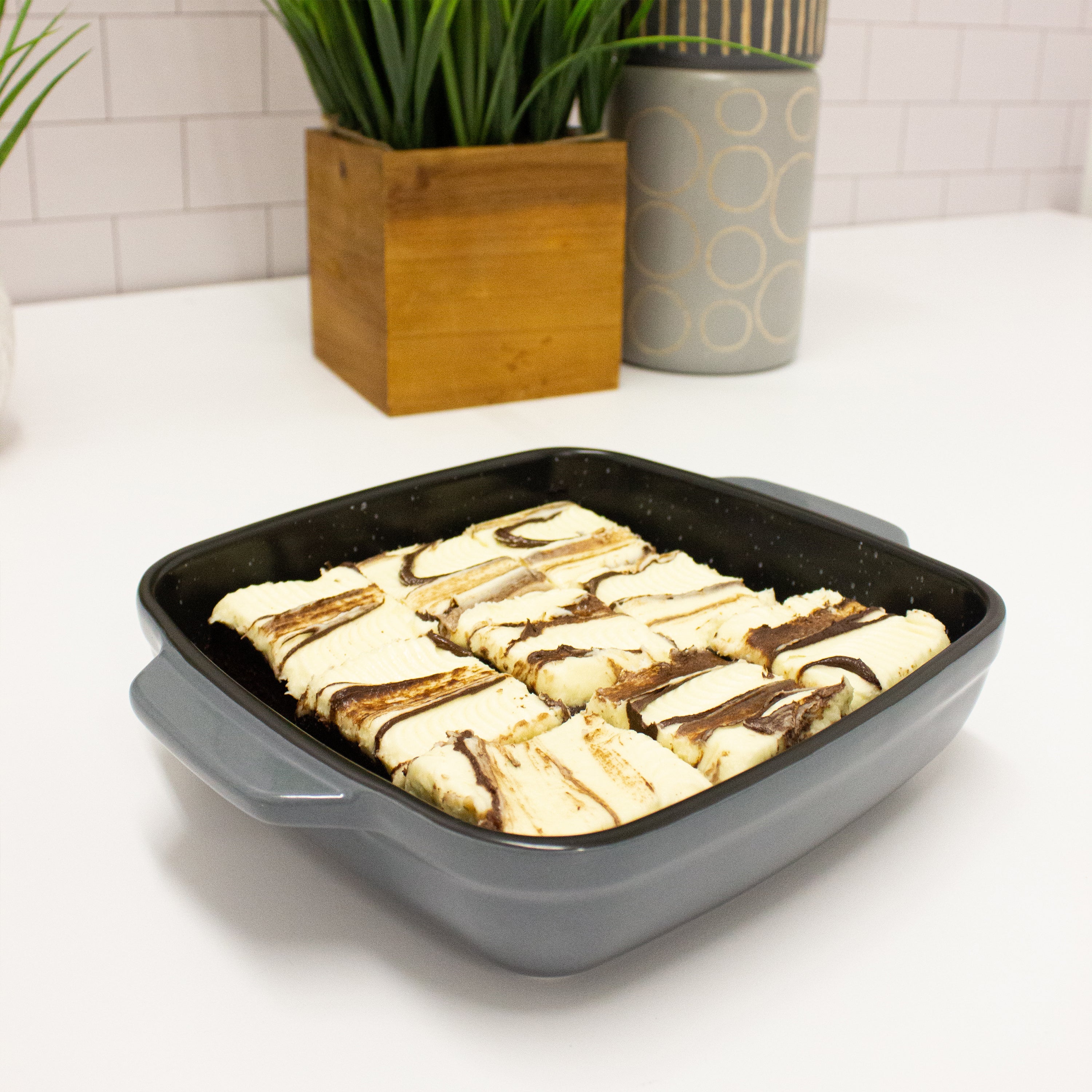 BergHOFF GEM 11 Stoneware Square Baking Dish 2.1 Qt - Oven Safe Ceramic Casserole Dish for Baking, Roasting & Serving | Perfect for Lasagna, Casseroles & Desserts | Microwave & Dishwasher Safe