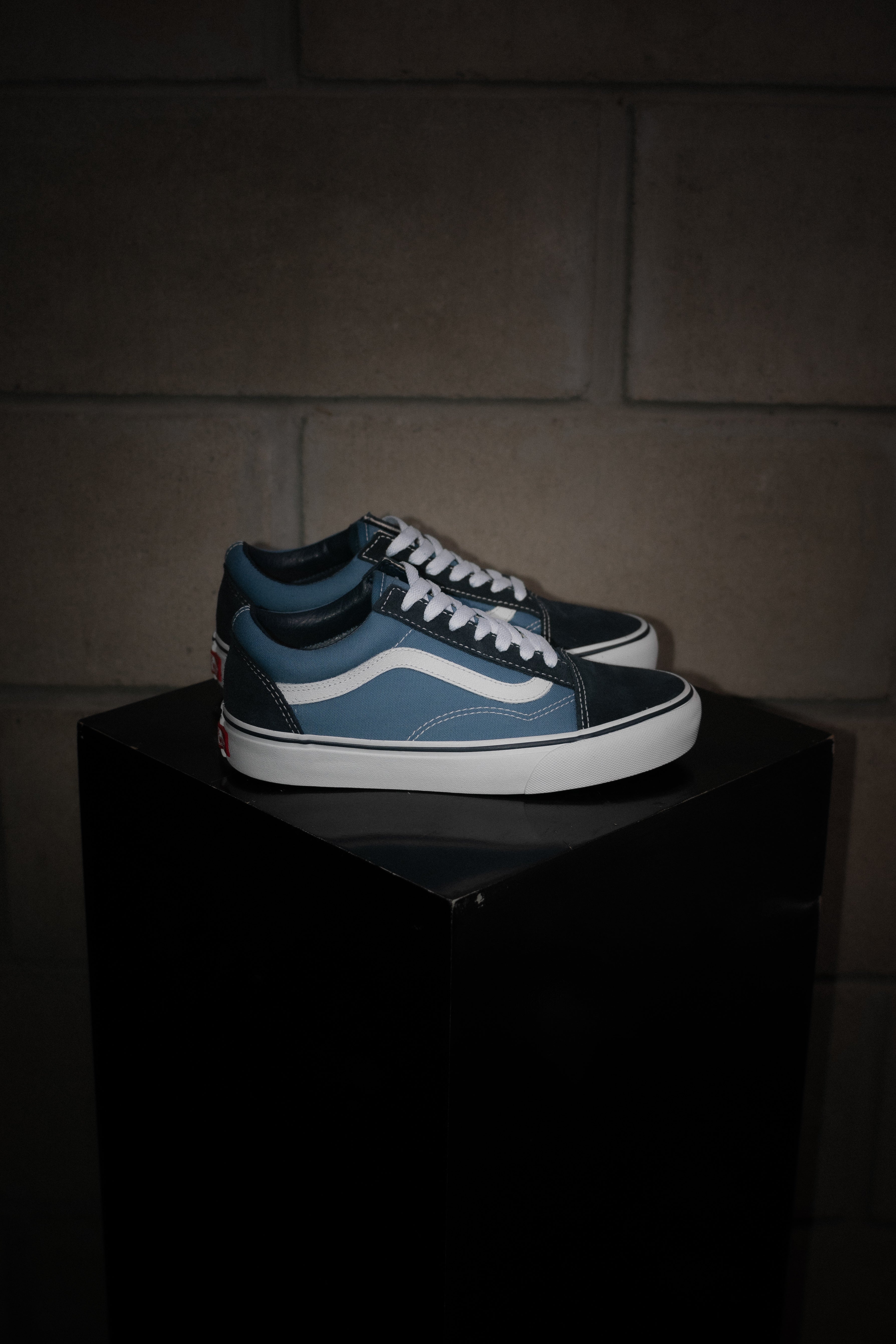 Vans Old Skool Classic Skate Shoes - Navy Blue Canvas Sneakers for Men & Women | Casual Streetwear, Skateboarding & Everyday Fashion
