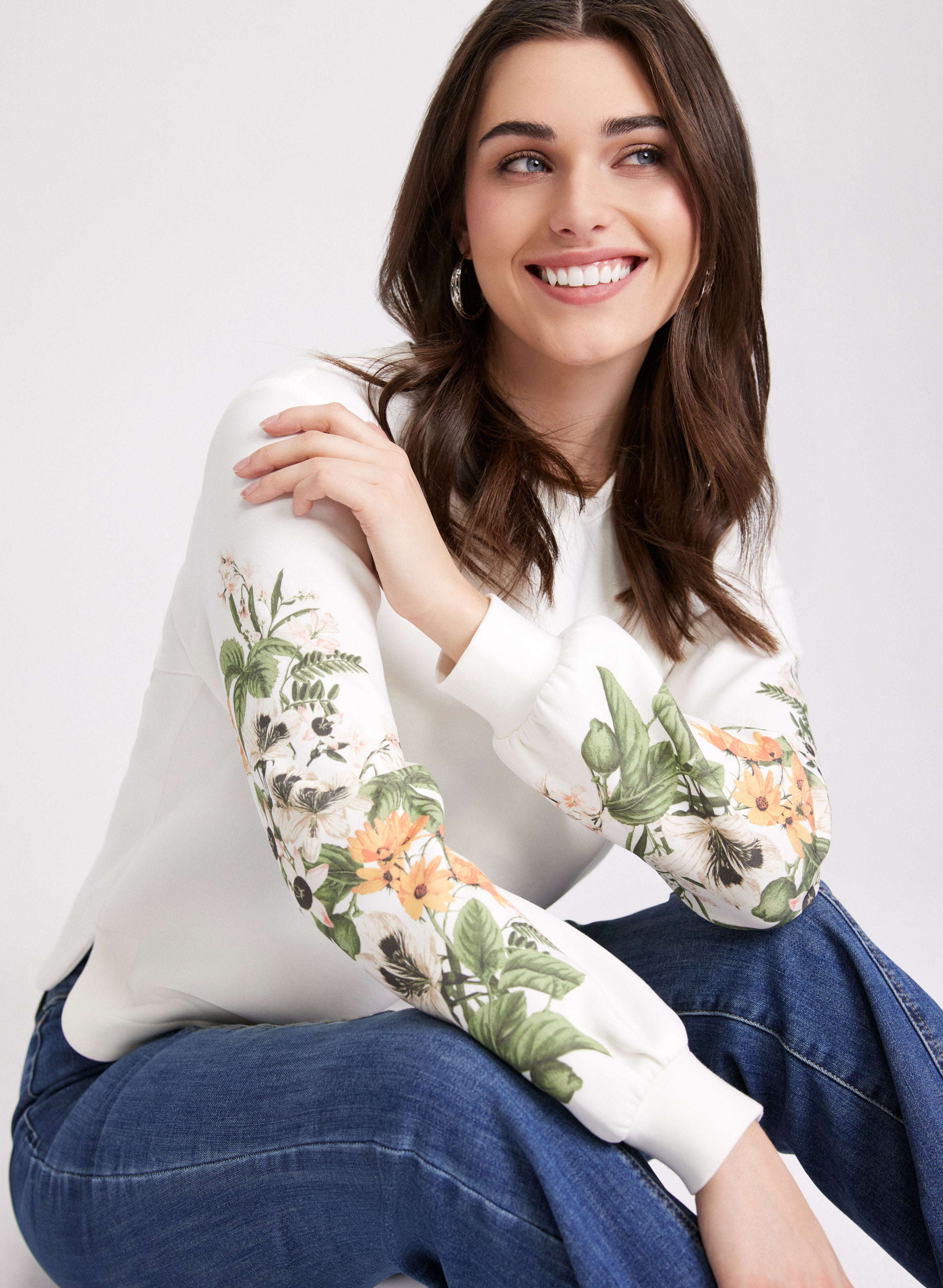 Floral Sleeve Sweatshirt for Women - Trendy Long Sleeve Pullover with Floral Print - Perfect for Casual Outfits, Date Nights & Fall Fashion