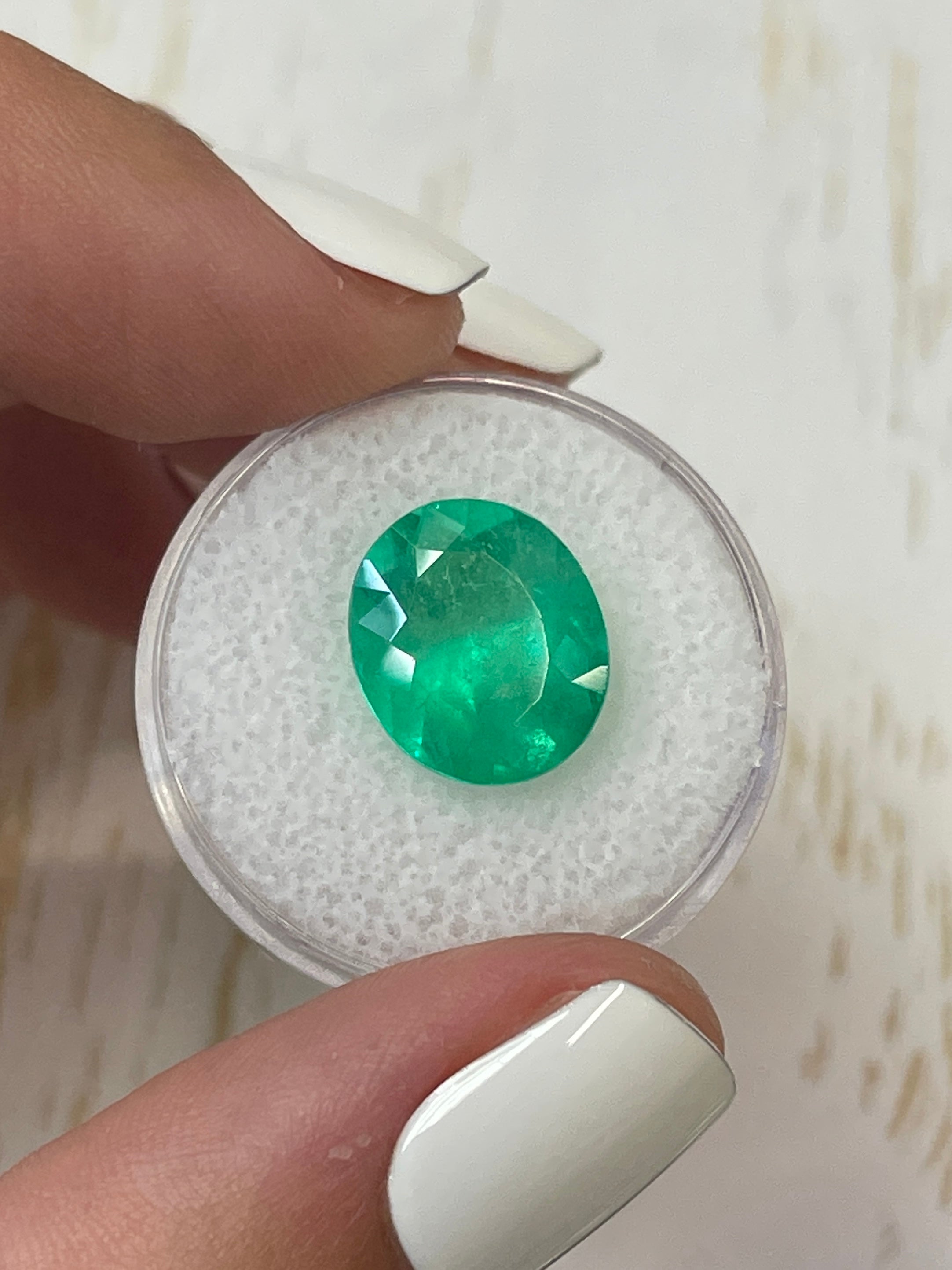 6.35 Carat 13x11mm Neon Green Natural Loose Colombian Emerald Oval Cut Gemstone for Jewelry Making, Engagement Rings & Luxury Gifts